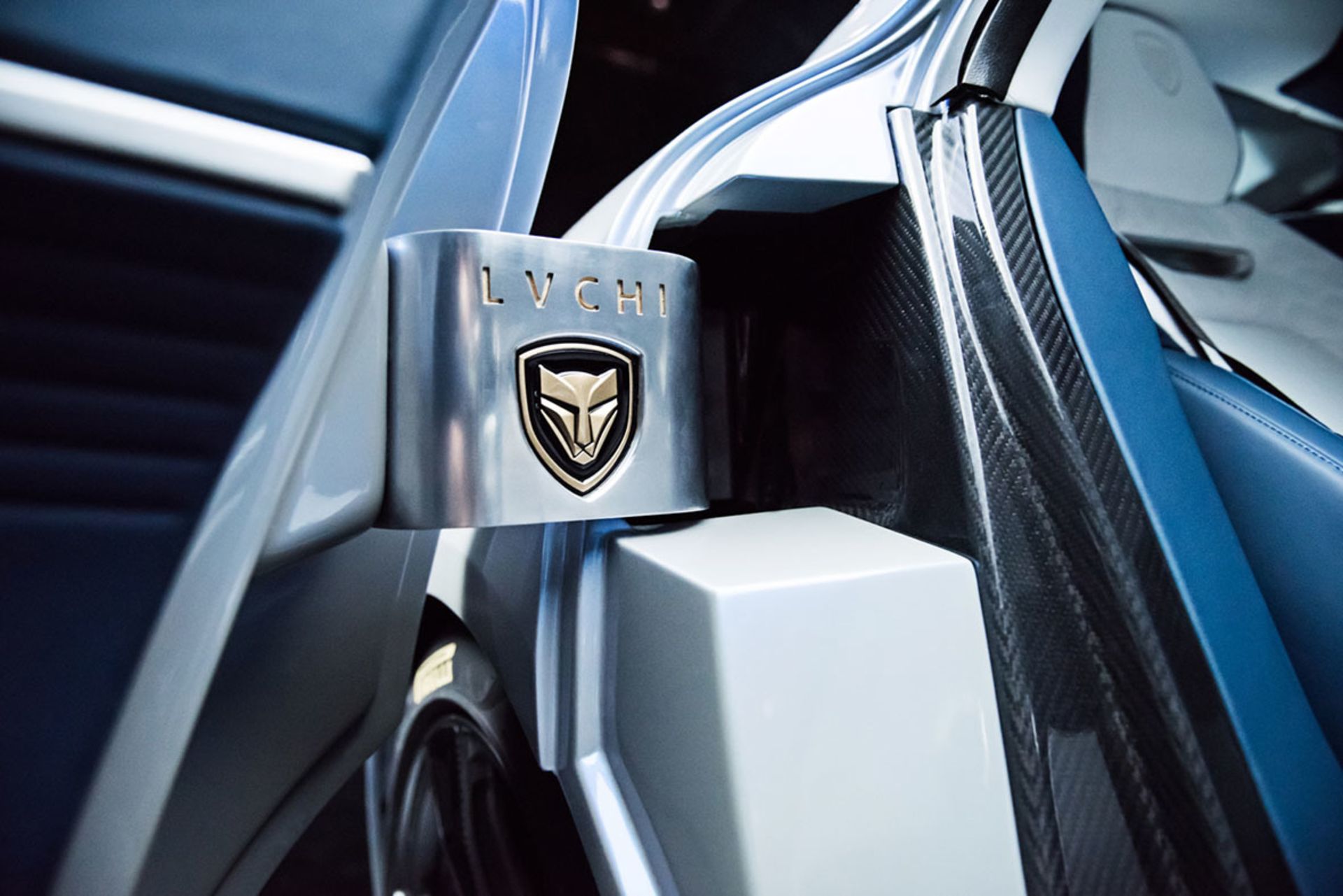 لیموزین تمام برقی LVCHI اوتو ونیر/ LVCHI Auto Venere 