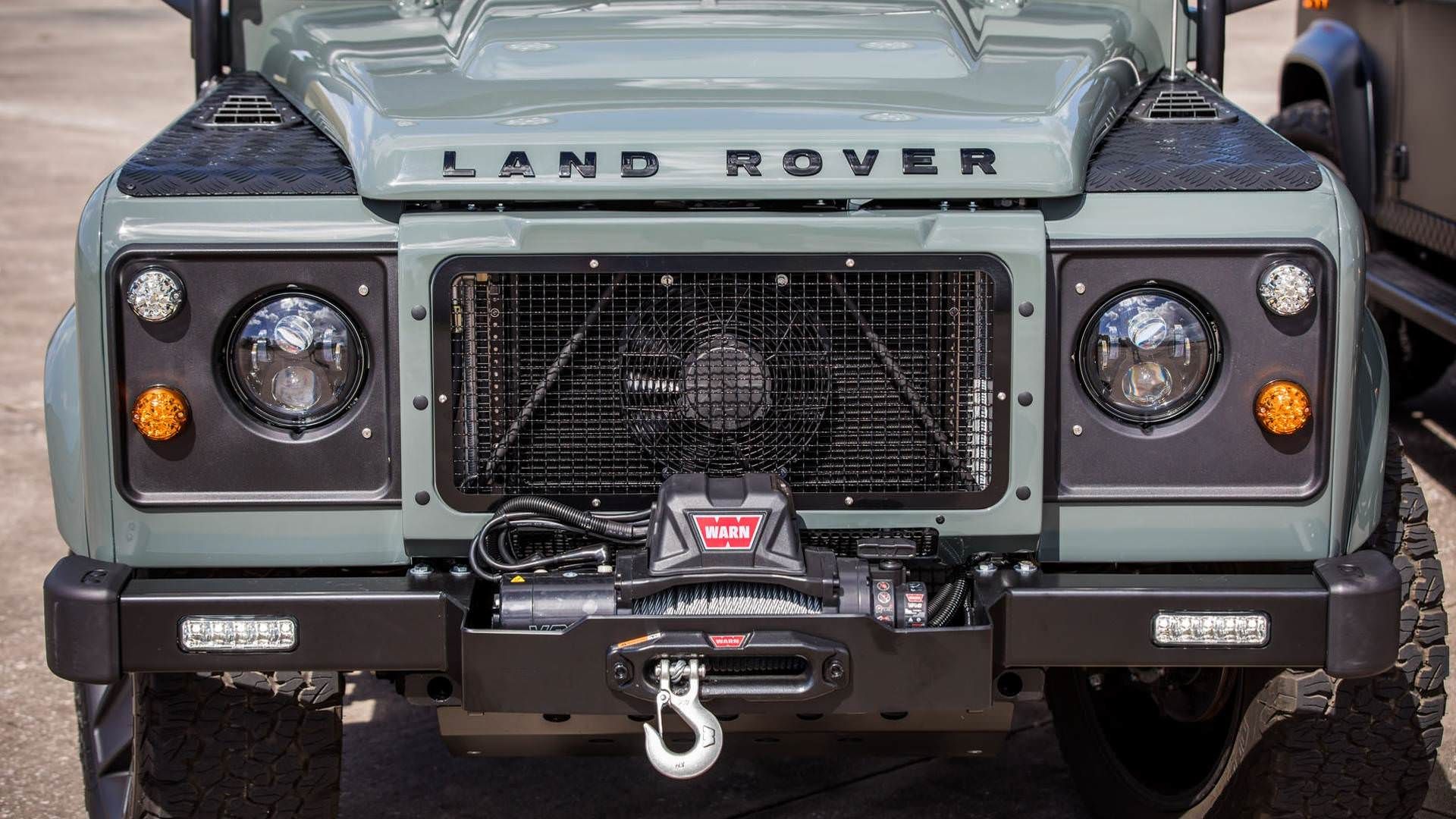 Land Rover D110 Defender / لندرور دیفندر