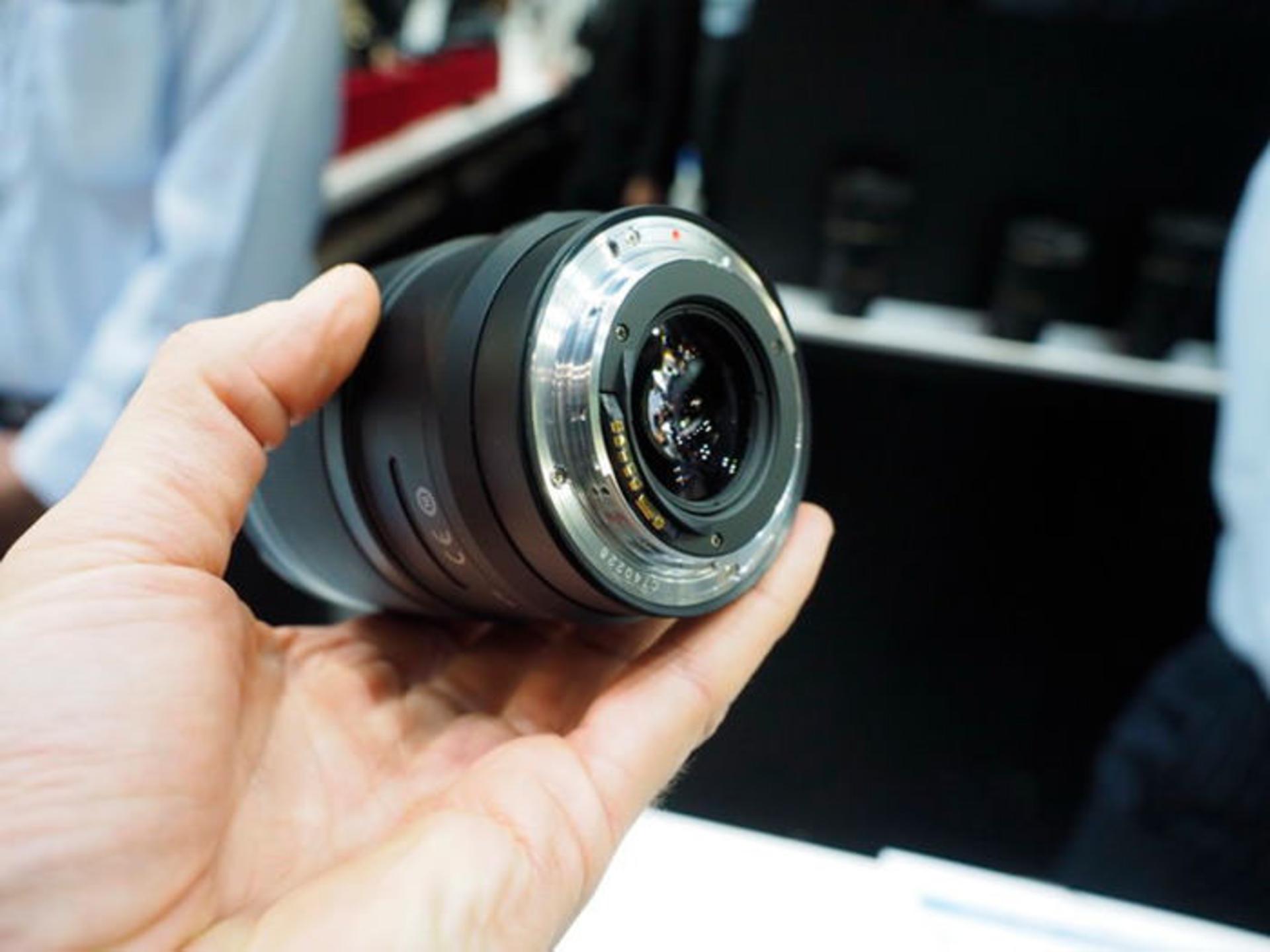 Tokina Opera 50mm F1.4 FF / لنز توکینا اپرا 50mm F1.4 FF