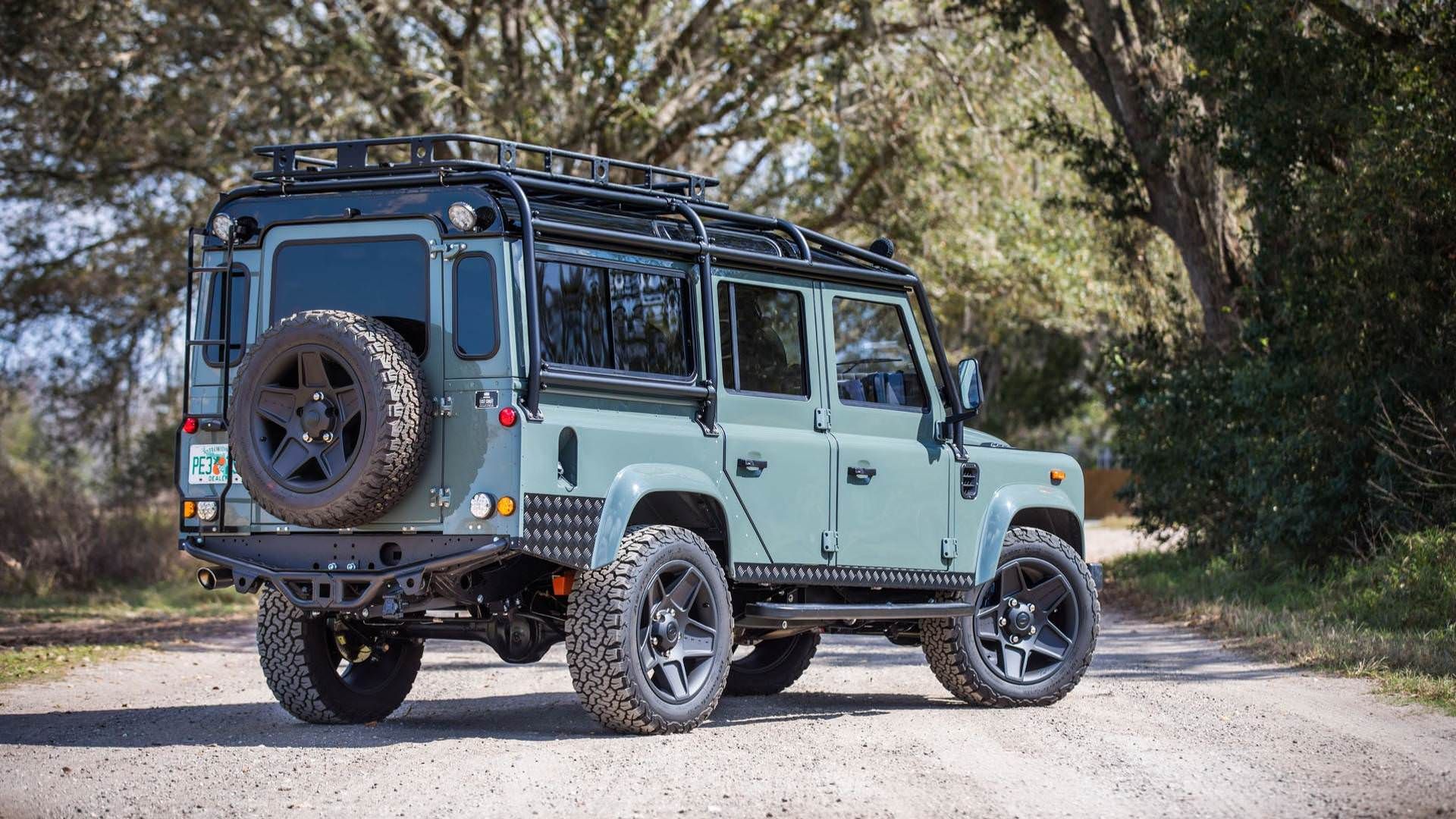 Land Rover D110 Defender / لندرور دیفندر