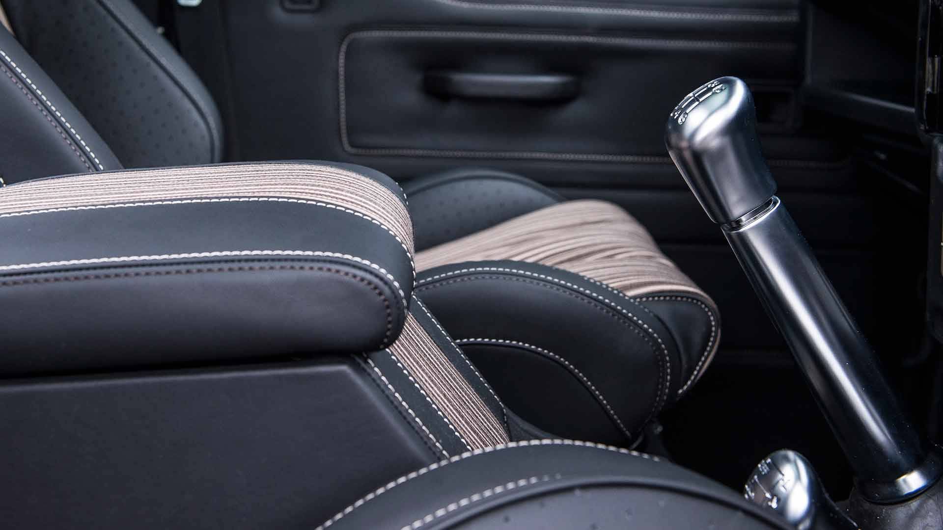 Land Rover Defender 6by6 / لندرور دیفندر 6 چرخ