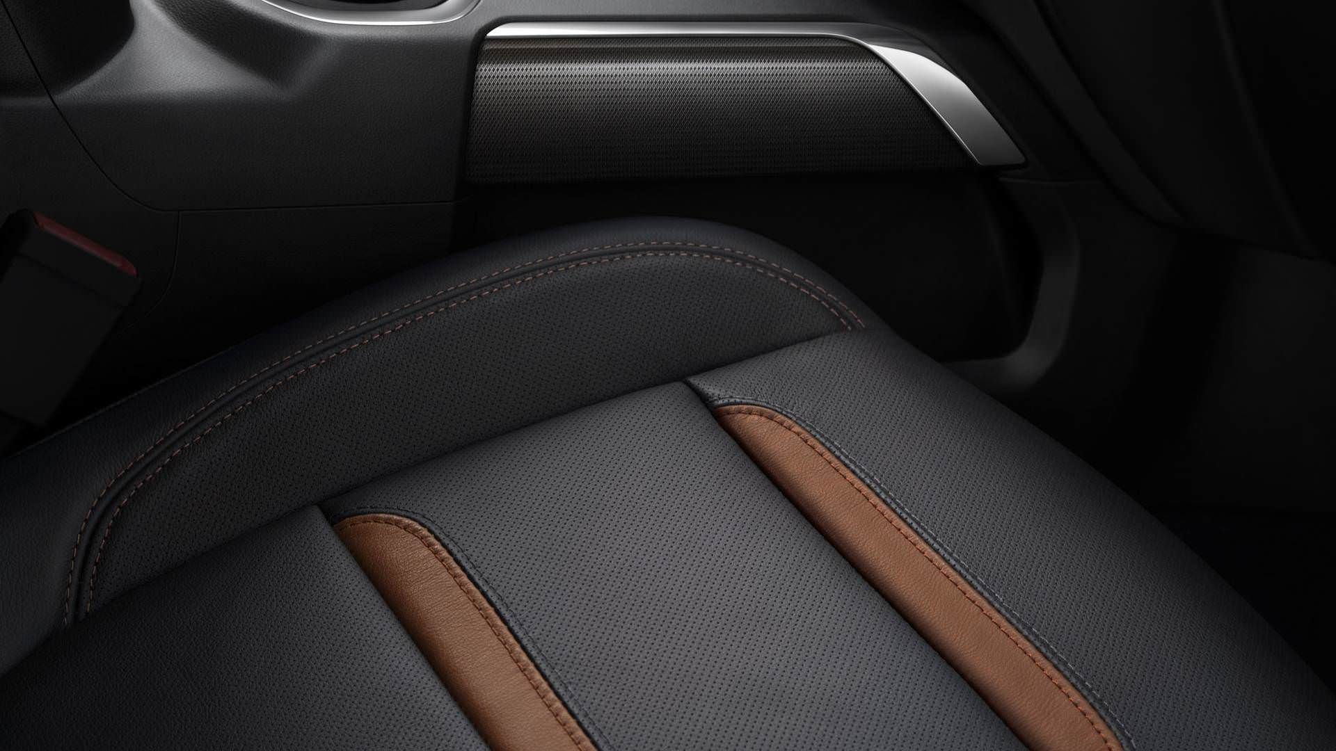 2019 GMC Sierra AT4 / وانت پیک‌آپ جی‌ام‌سی سیرا مدل 2019