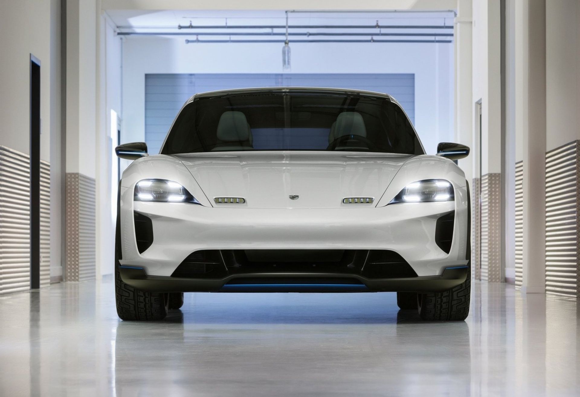 Porsche Mission E Cross Turismo Concept