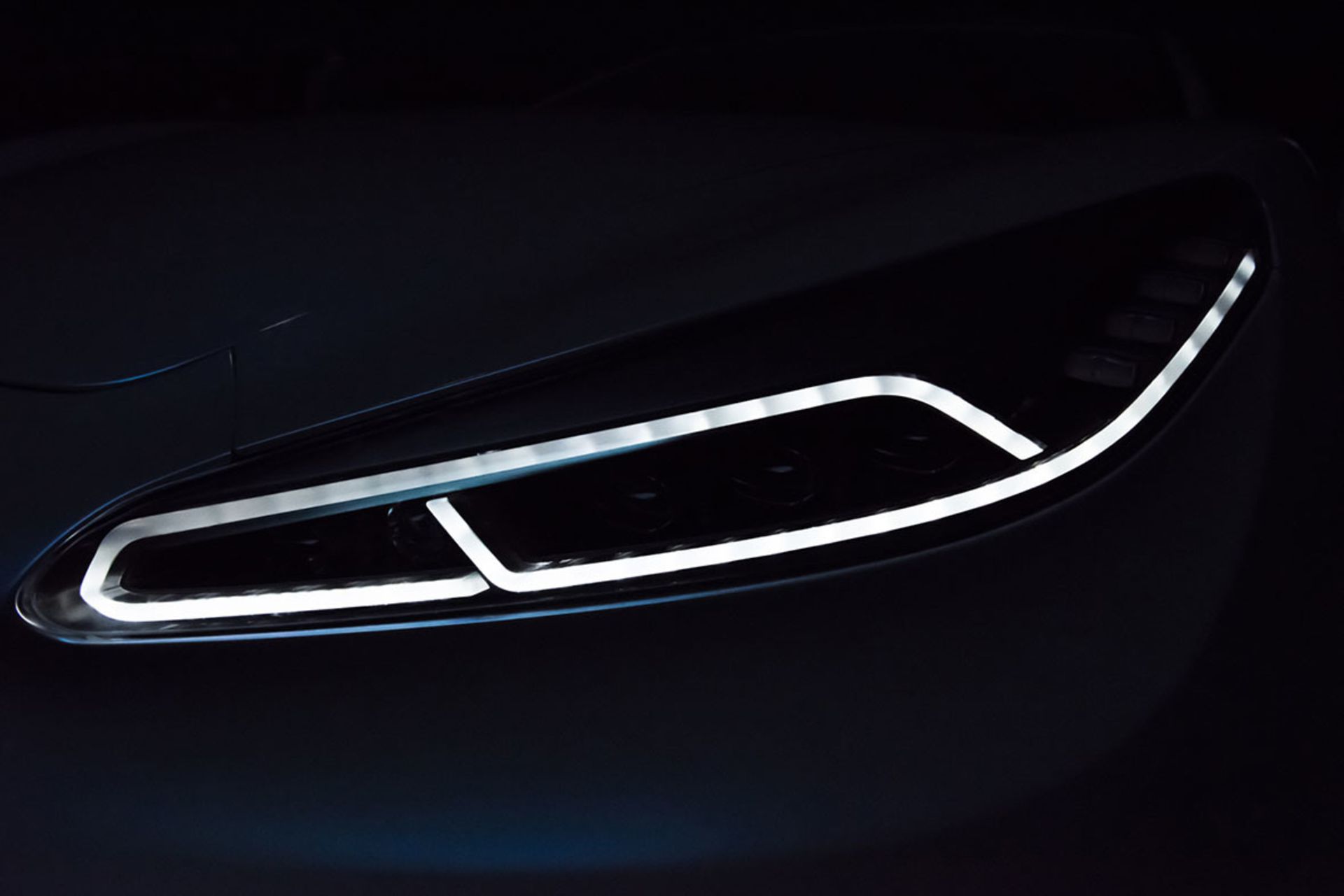 لیموزین تمام برقی LVCHI اوتو ونیر/ LVCHI Auto Venere 