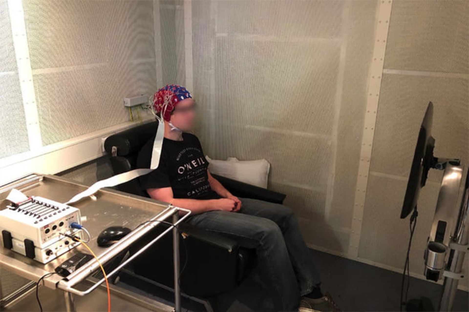 کلاه اسکن امواج مغزی