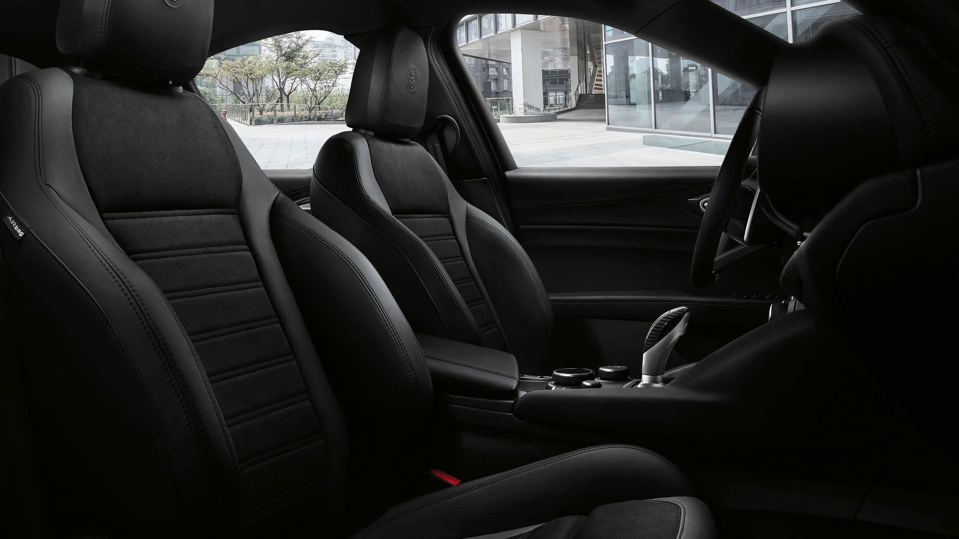 Alfa Romeo Giulia Veloce / آلفا رومئو جولیا ولوسی