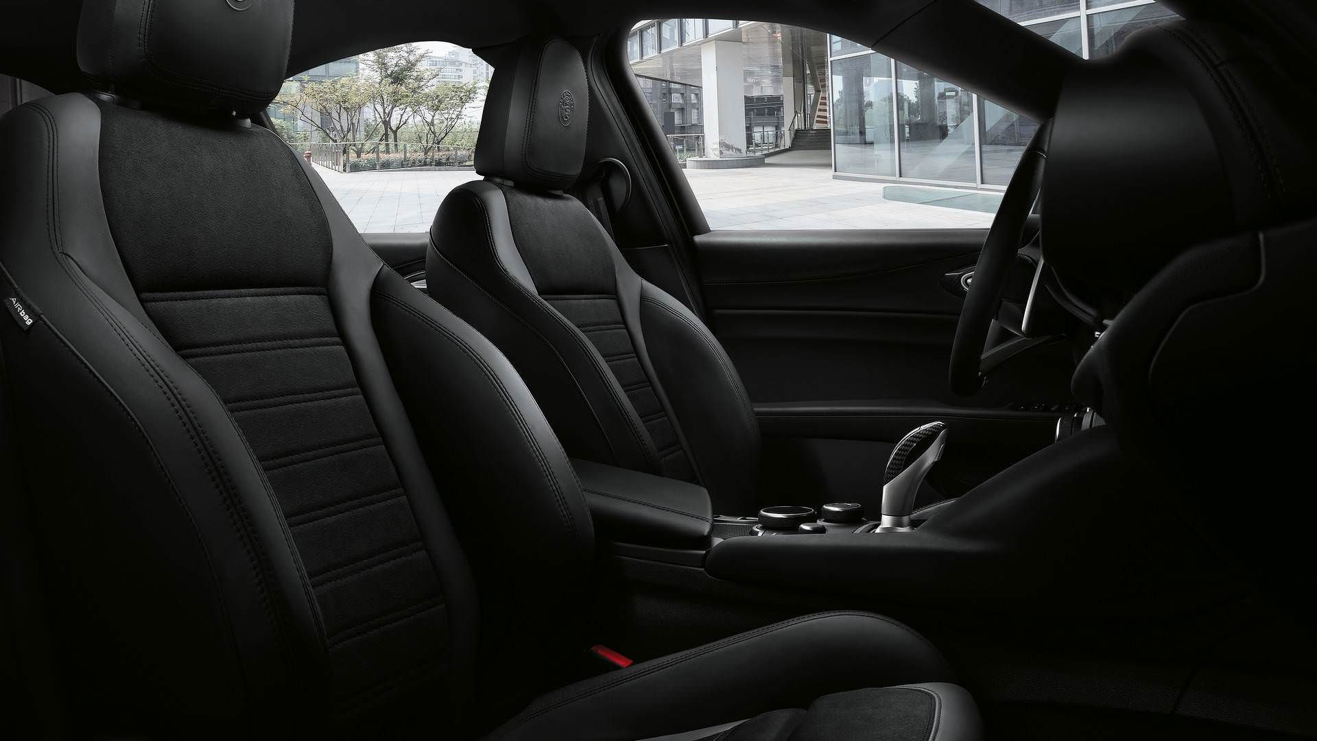 Alfa Romeo Giulia Veloce / آلفا رومئو جولیا ولوسی