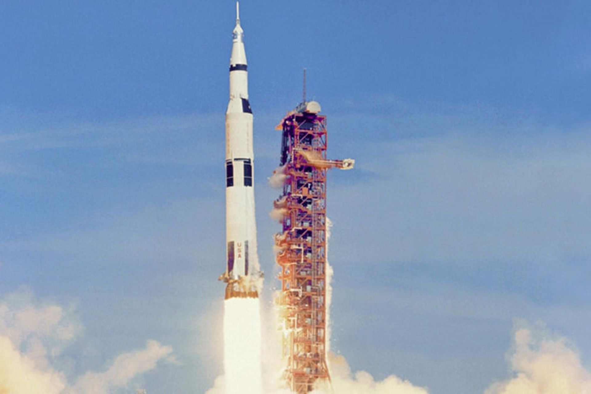 مرجع متخصصين ايران ساترن ۵ / Saturn V