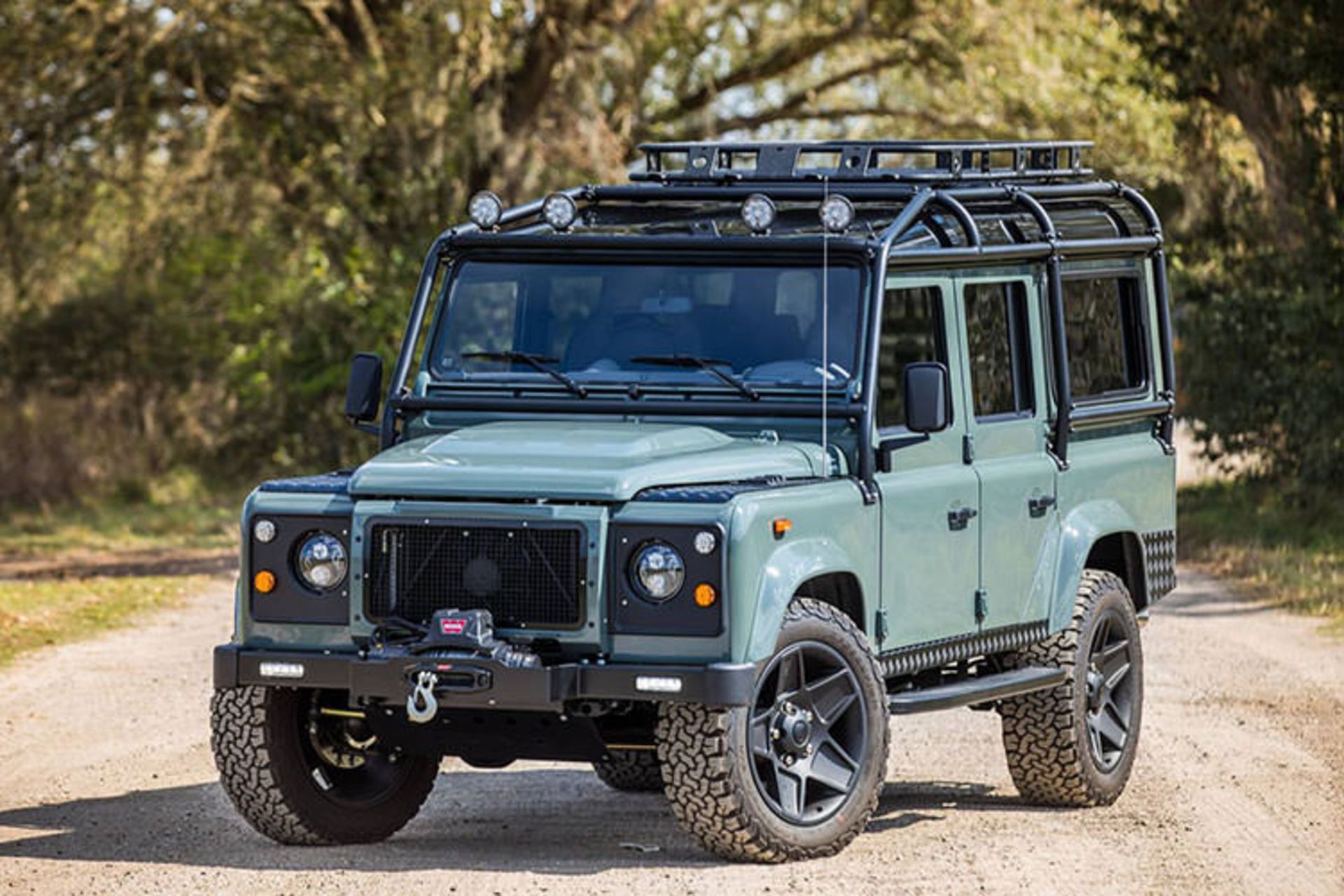 Land Rover D110 Defender / لندرور دیفندر