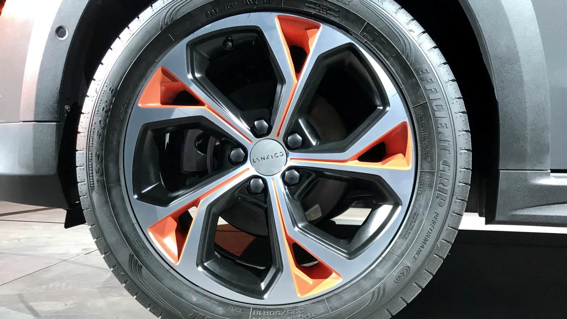 Lynk & Co 02 / شاسی‌بلند لینک اند کو 02