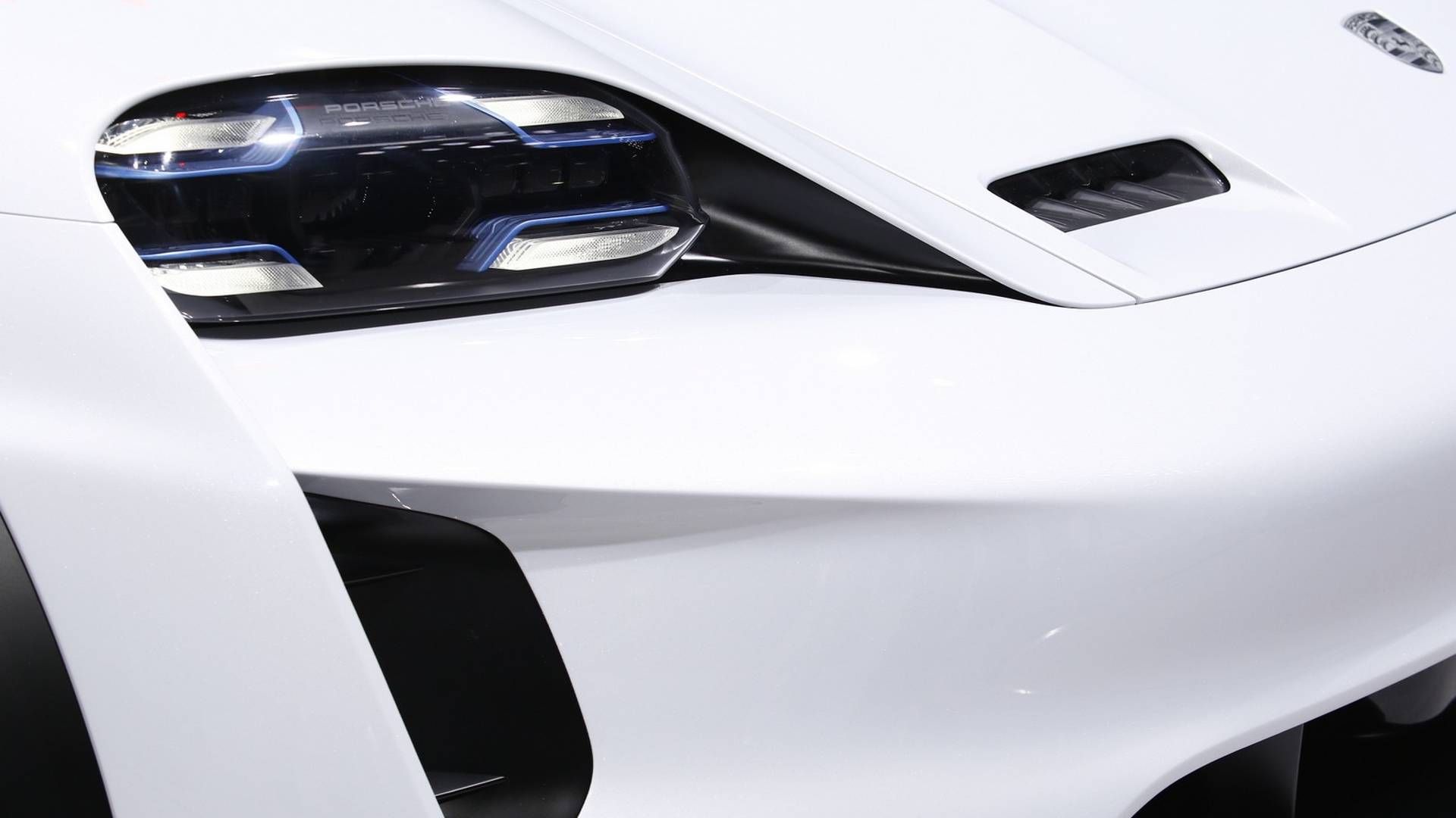 پورشه مشن E کراس توریزمو