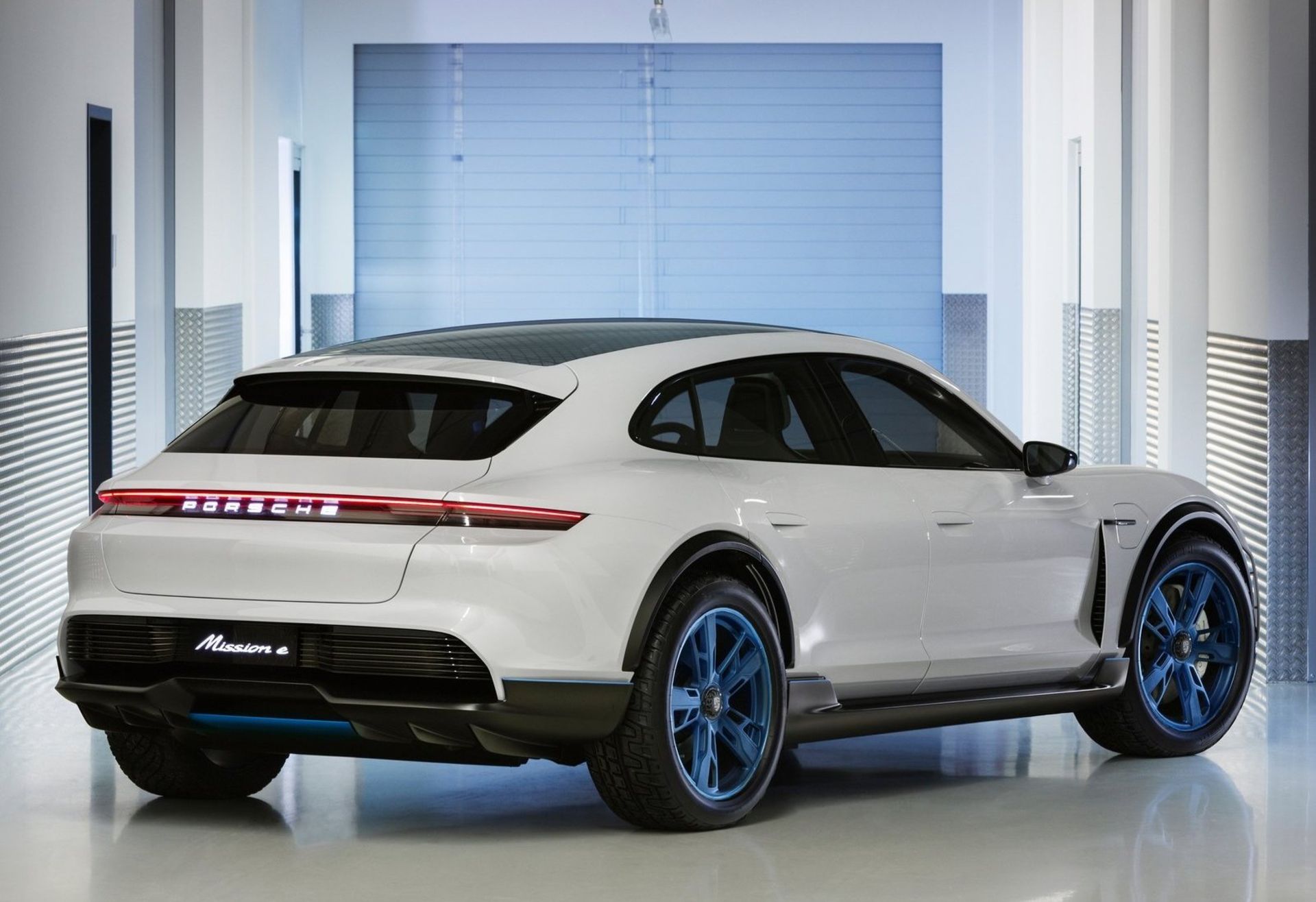 Porsche Mission E Cross Turismo Concept