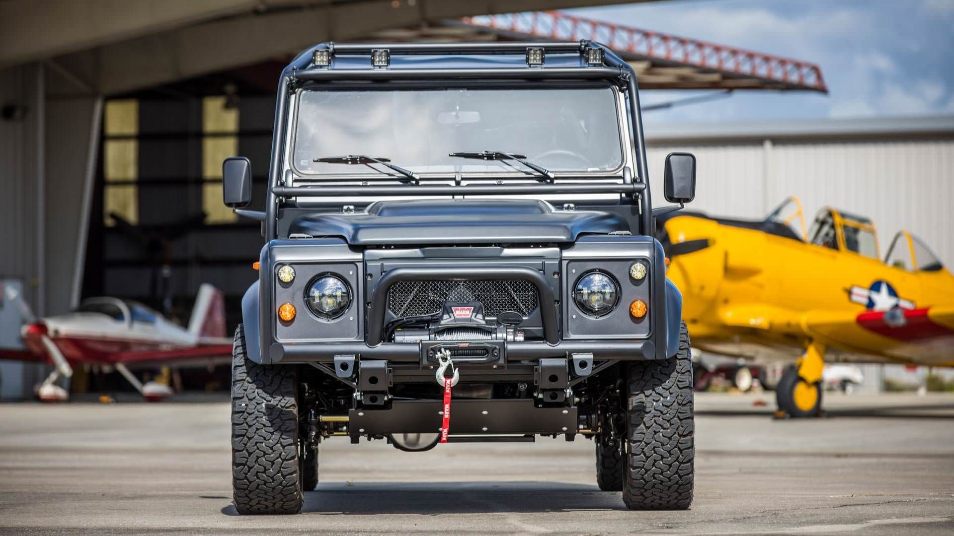 Land Rover D110 Defender / لندرور دیفندر