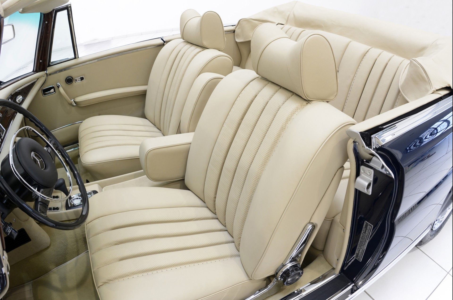 Mercedes Benz classic  280 SE