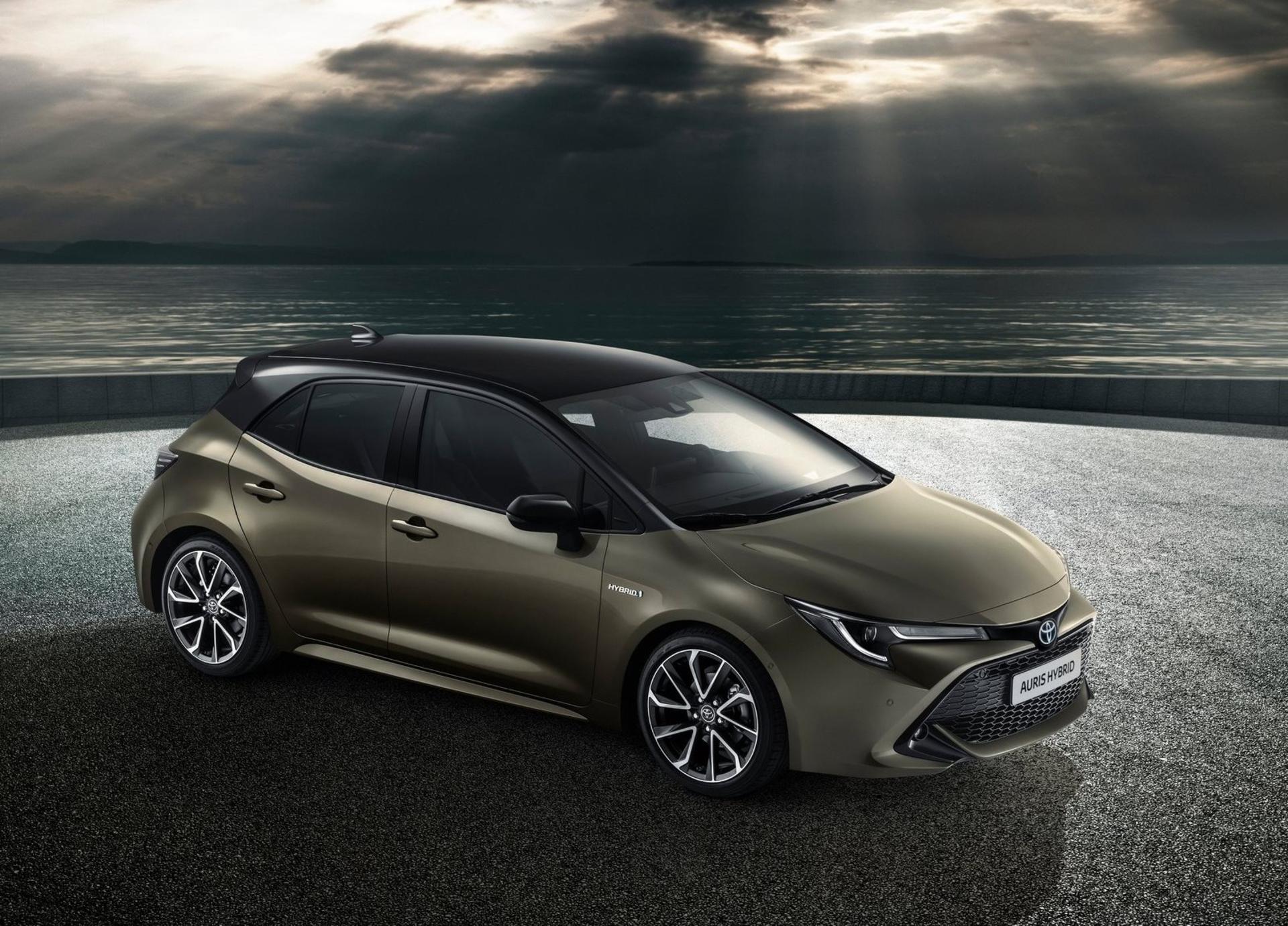  Toyota Auris