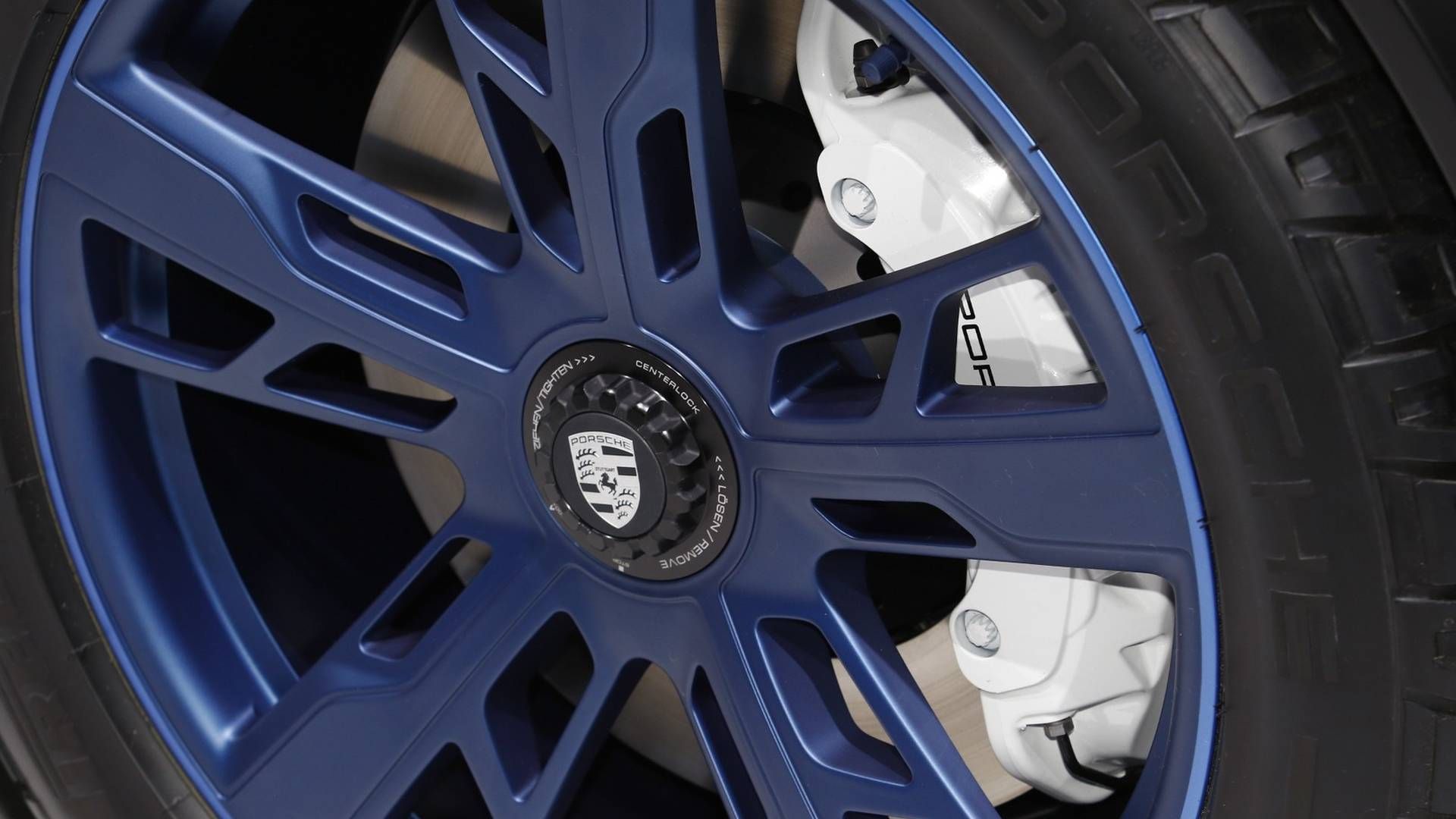 پورشه مشن E کراس توریزمو