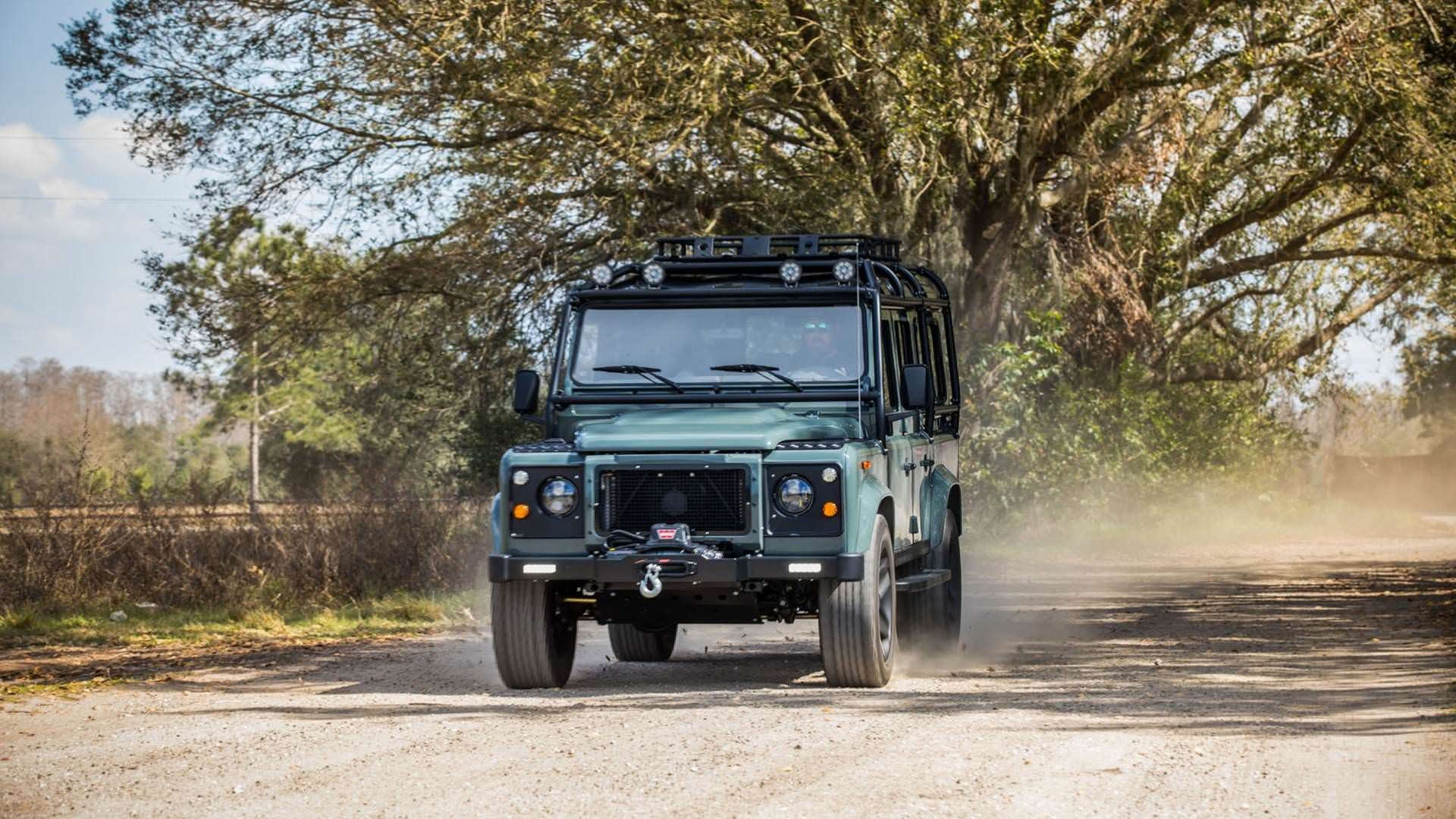 Land Rover D110 Defender / لندرور دیفندر