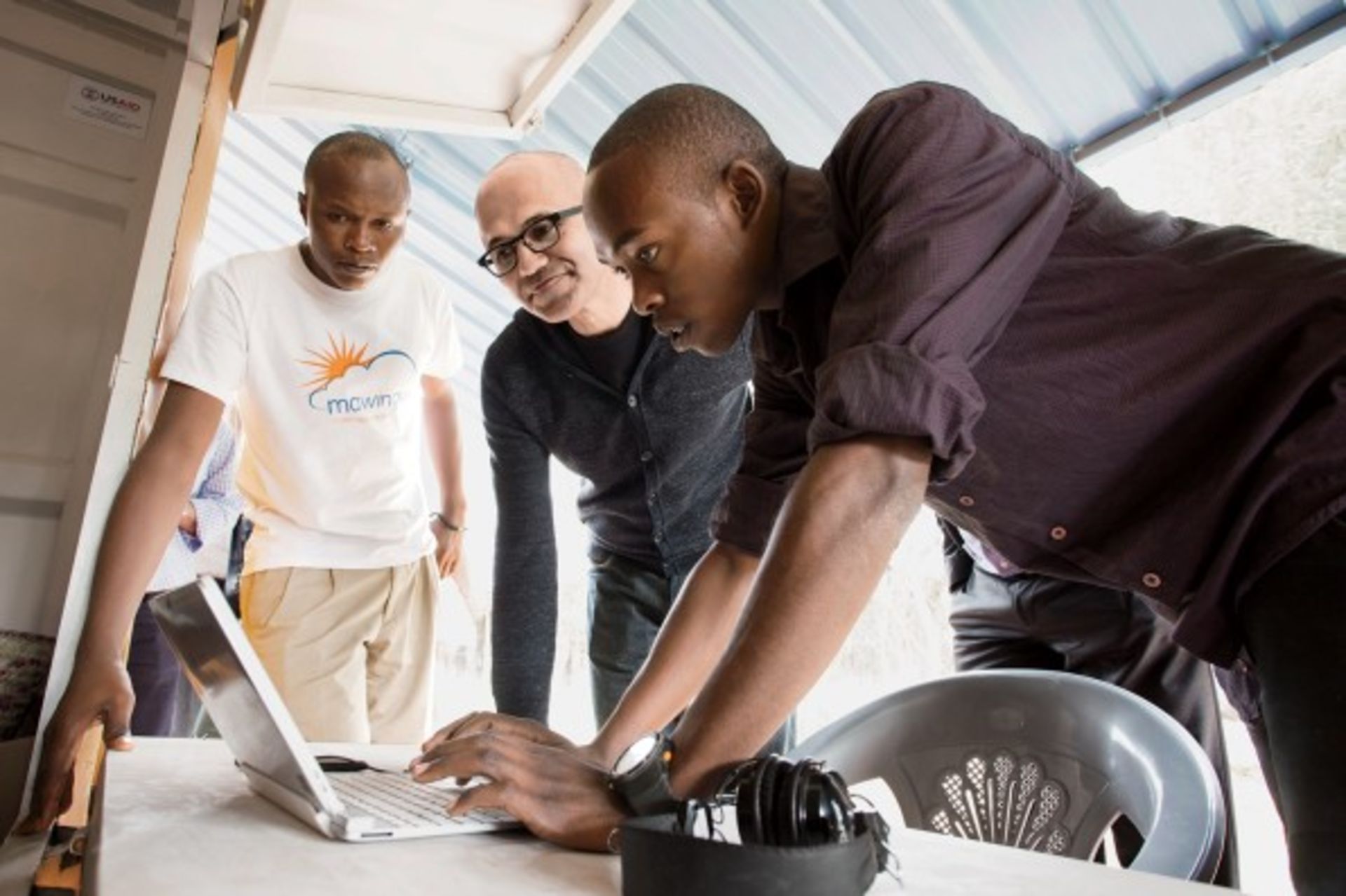 ساتیا نادلا