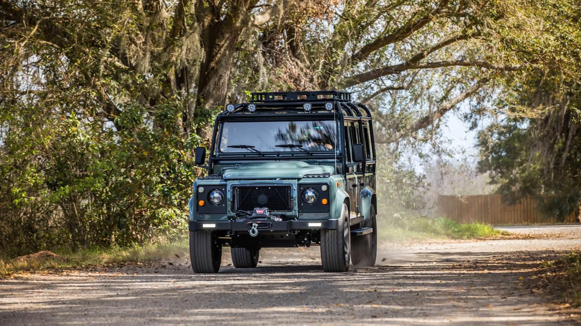 Land Rover D110 Defender / لندرور دیفندر
