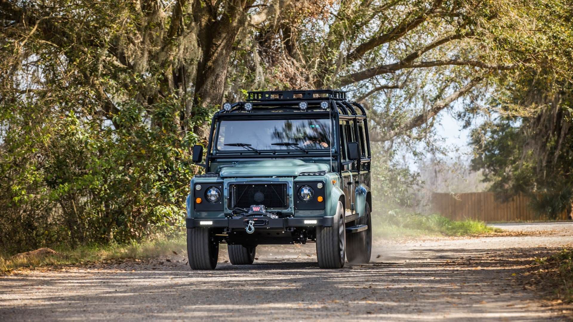 Land Rover D110 Defender / لندرور دیفندر