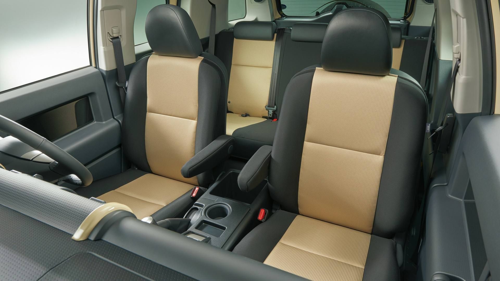 تویوتا اف جی کروزر / Toyota FJ Cruiser