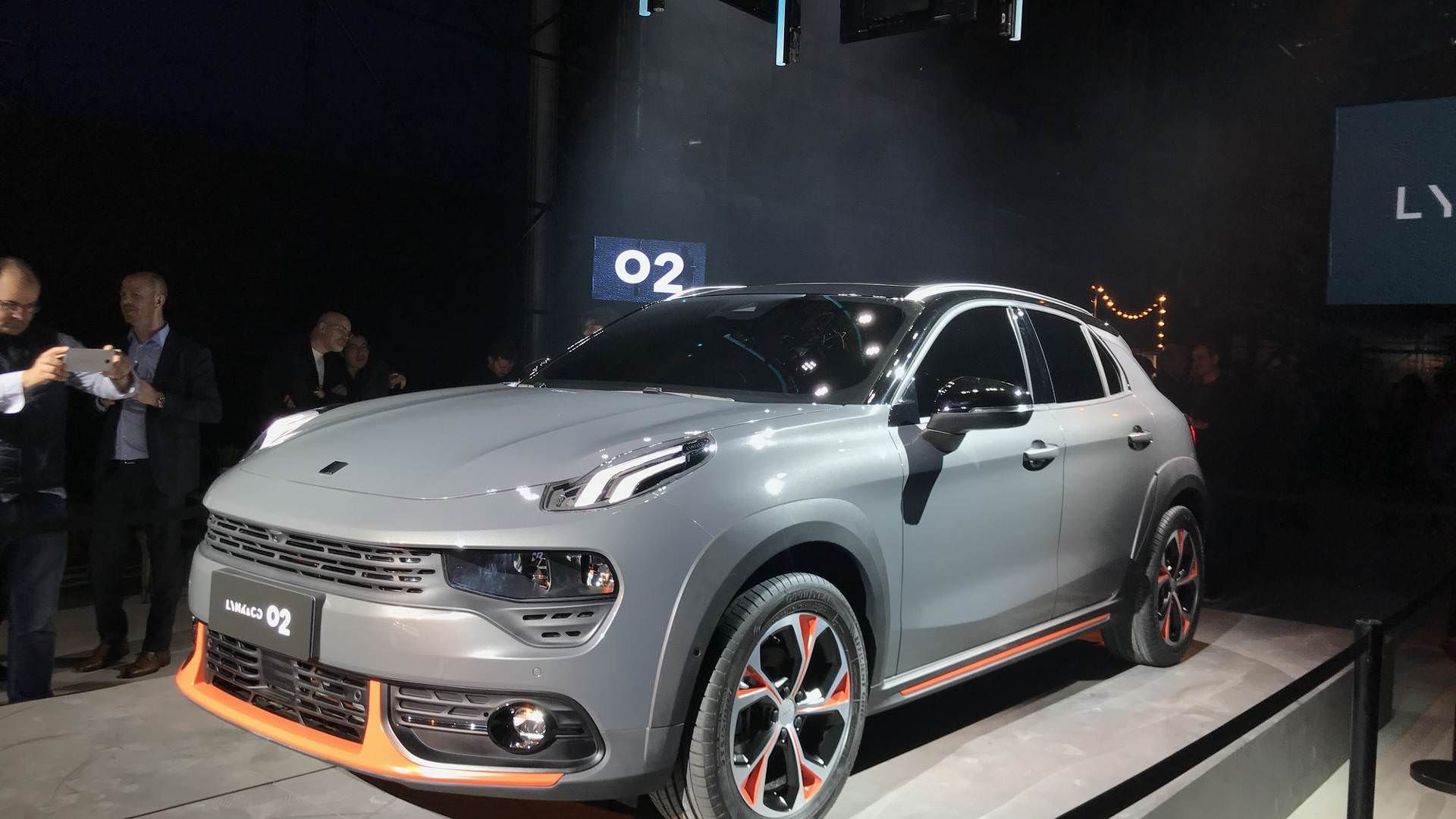 Lynk & Co 02 / شاسی‌بلند لینک اند کو 02