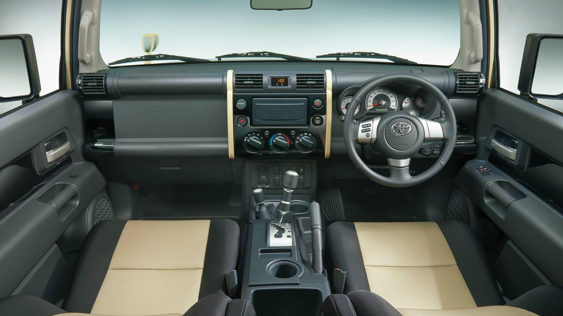 تویوتا اف جی کروزر / Toyota FJ Cruiser