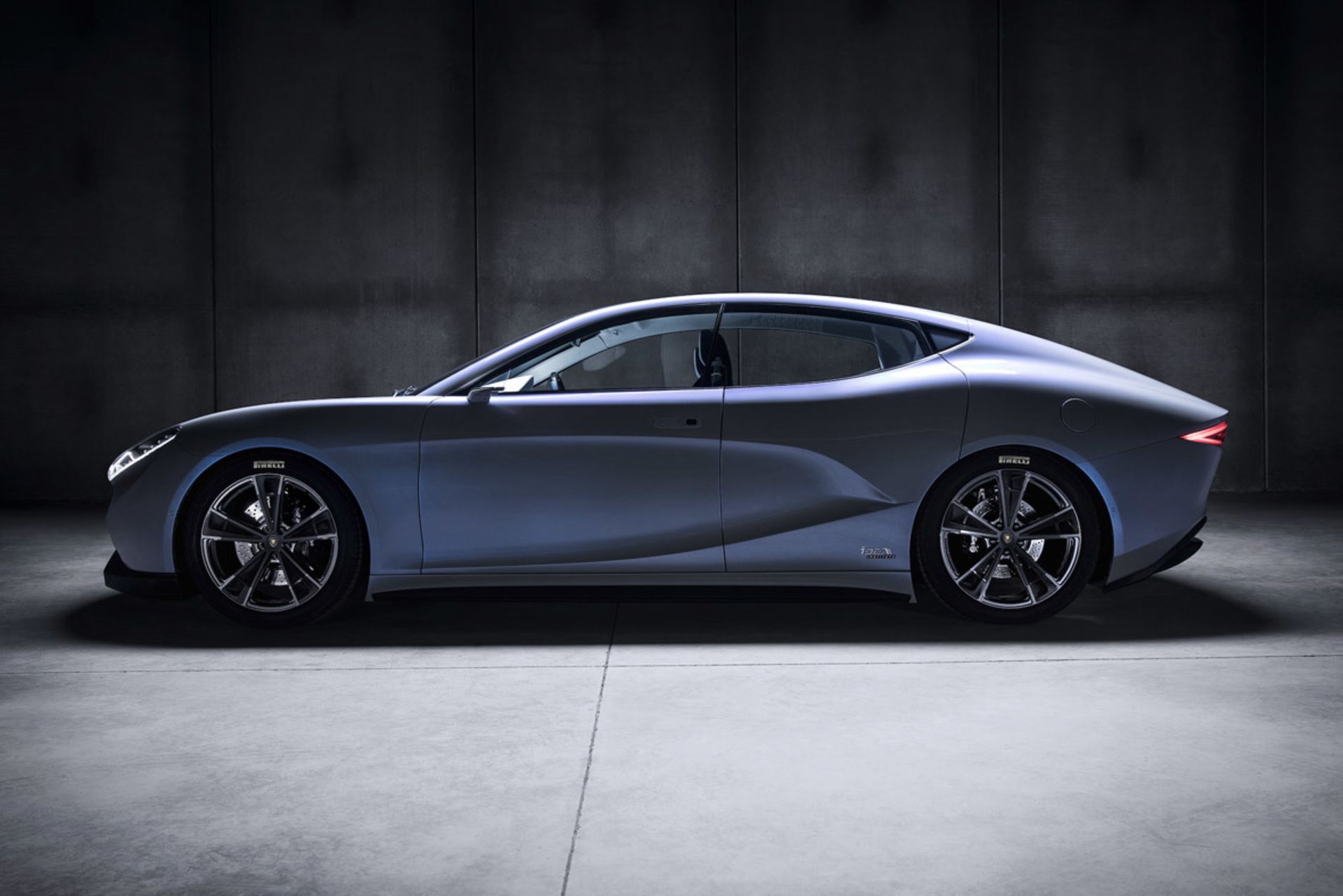 لیموزین تمام برقی LVCHI اوتو ونیر/ LVCHI Auto Venere 