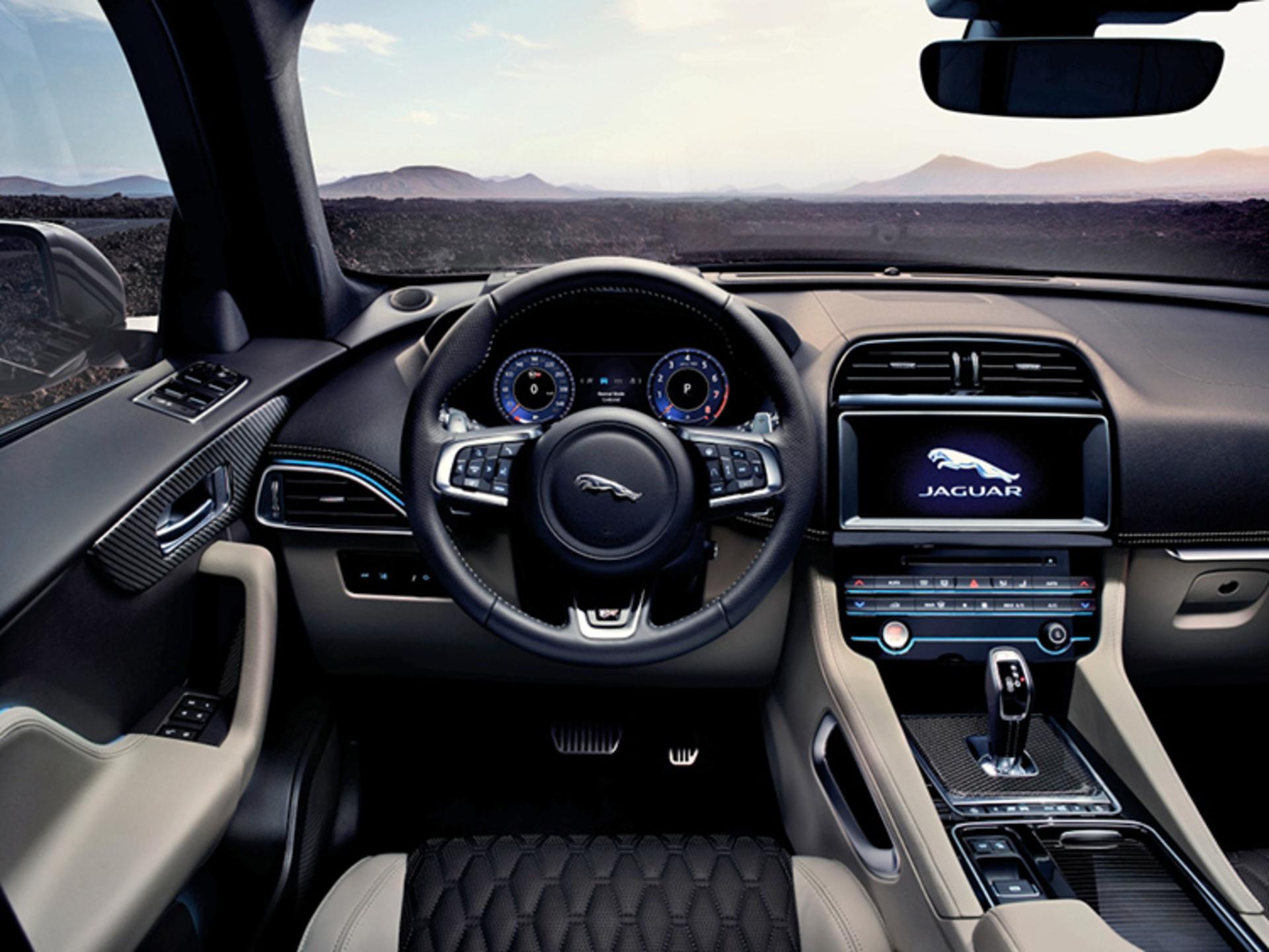 Jaguar F-Pace SVR