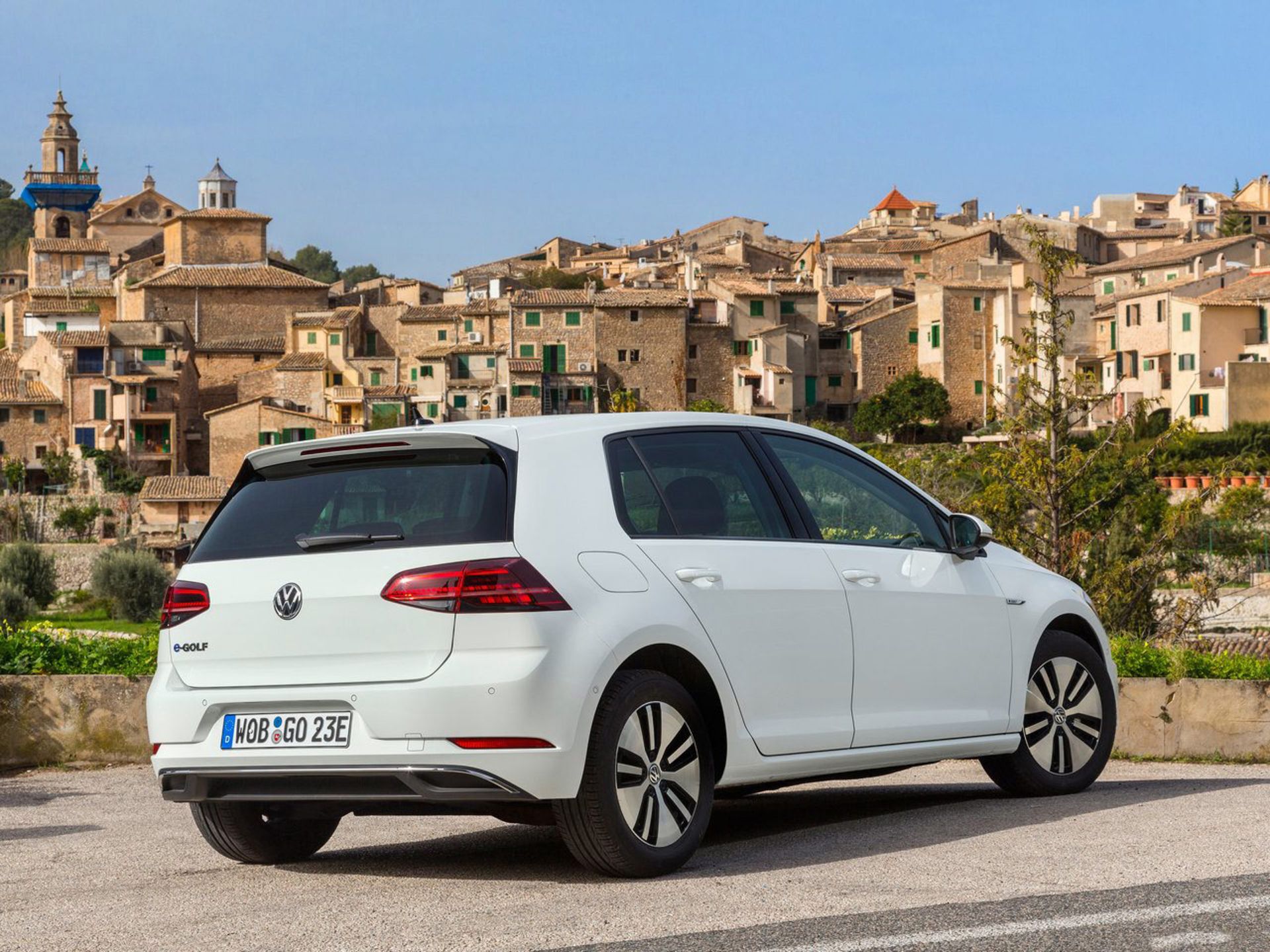 VW e-Gold / گلف برقی