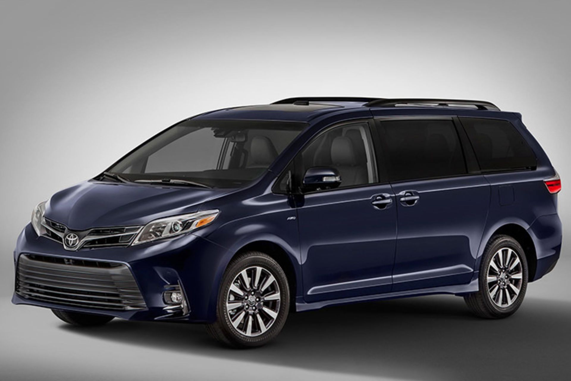 Toyota Sienna / تویوتا سینا