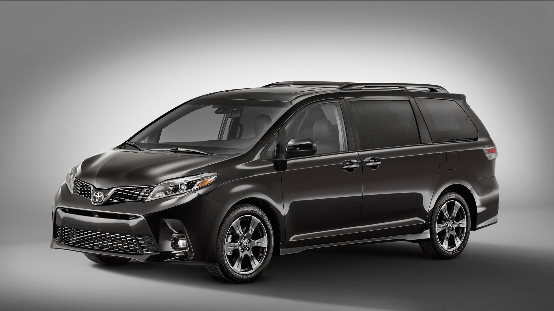 Toyota Sienna / تویوتا سینا