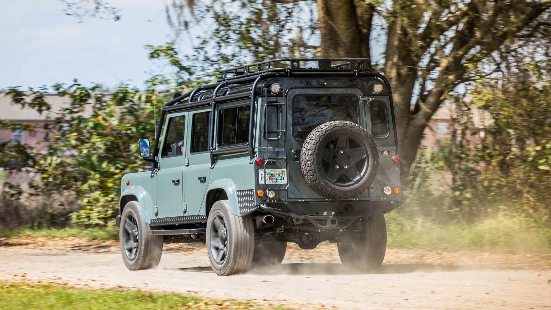 Land Rover D110 Defender / لندرور دیفندر
