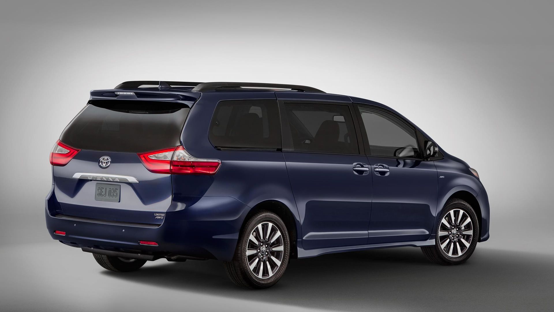 Toyota Sienna / تویوتا سینا