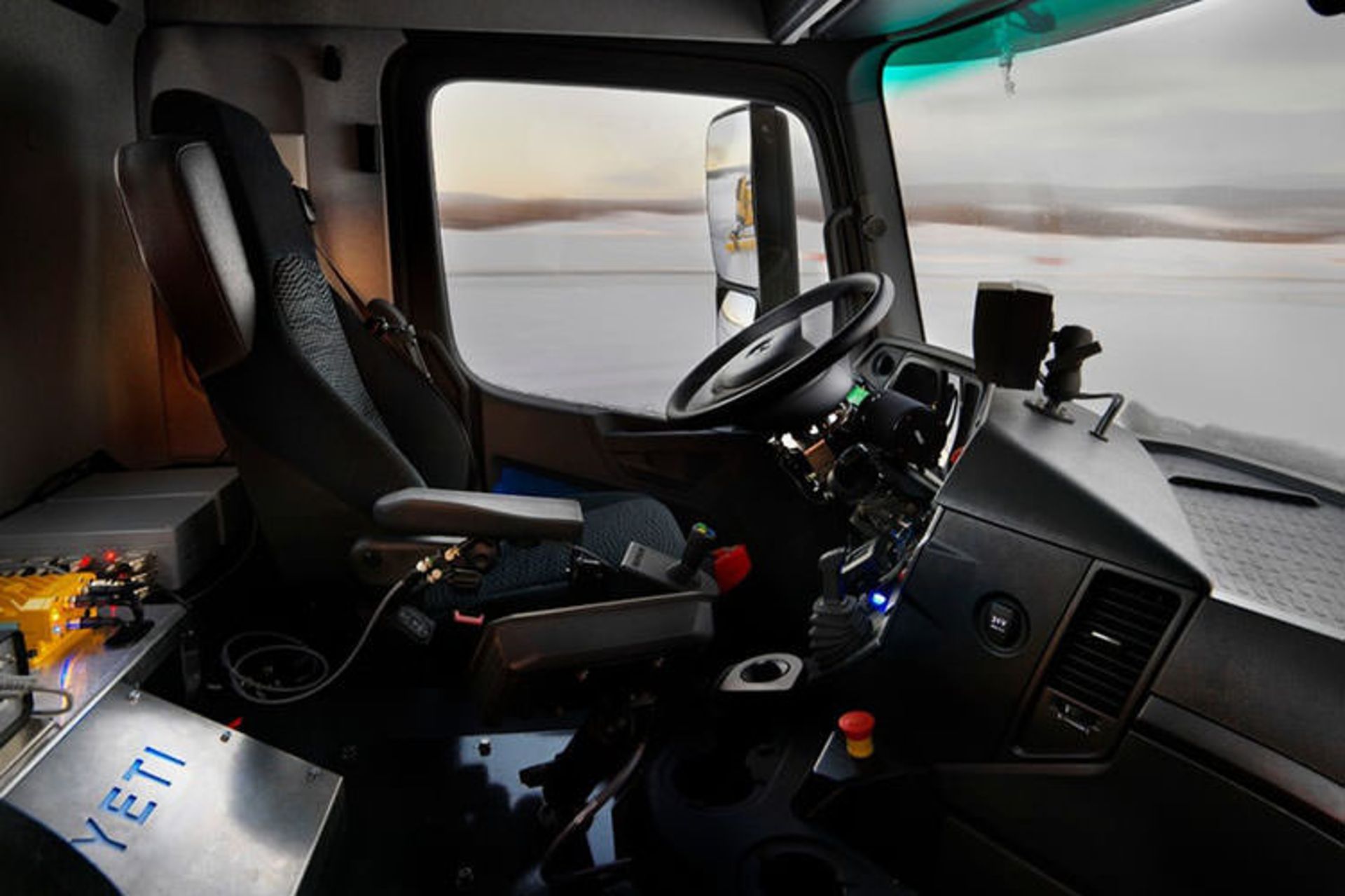 ماشین برف‌روب خودران یتی / yeti autonomous snowplow