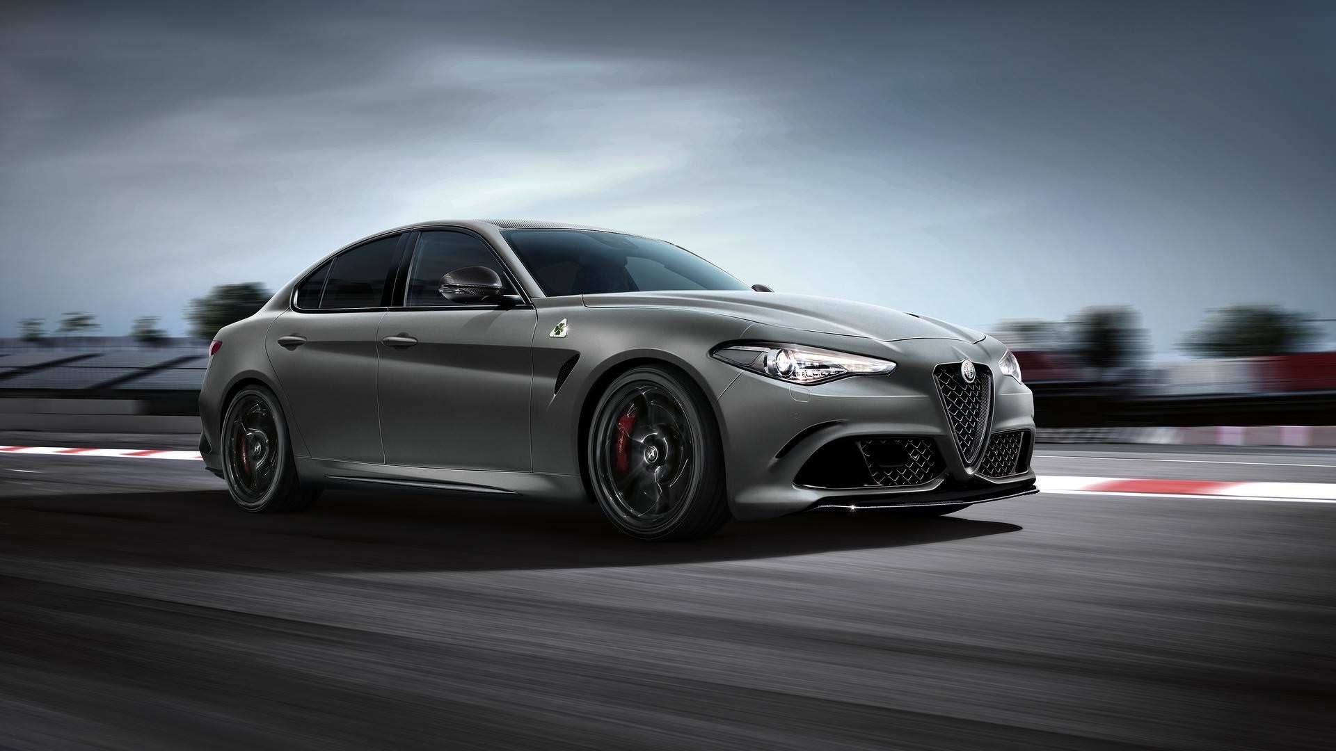 Alfa Romeo Giulia Quadrifoglio / آلفا رومئو جولیا کوادریفوگلیو نسخه نوربرگ‌رینگ
