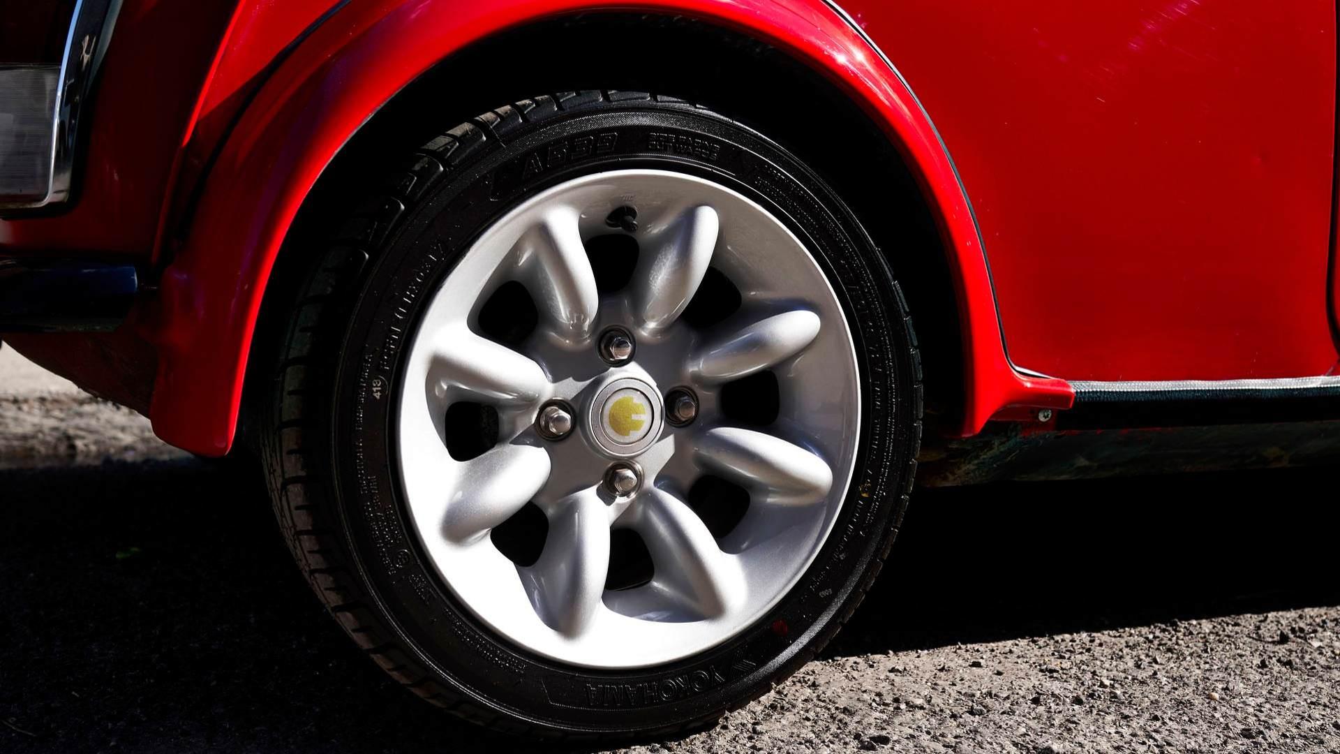 classic Mini Electric / خودروی کلاسیک الکتریکی مینی