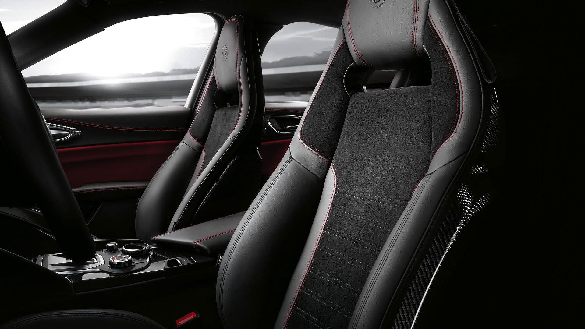 Alfa Romeo Giulia Quadrifoglio / آلفا رومئو جولیا کوادریفوگلیو نسخه نوربرگ‌رینگ