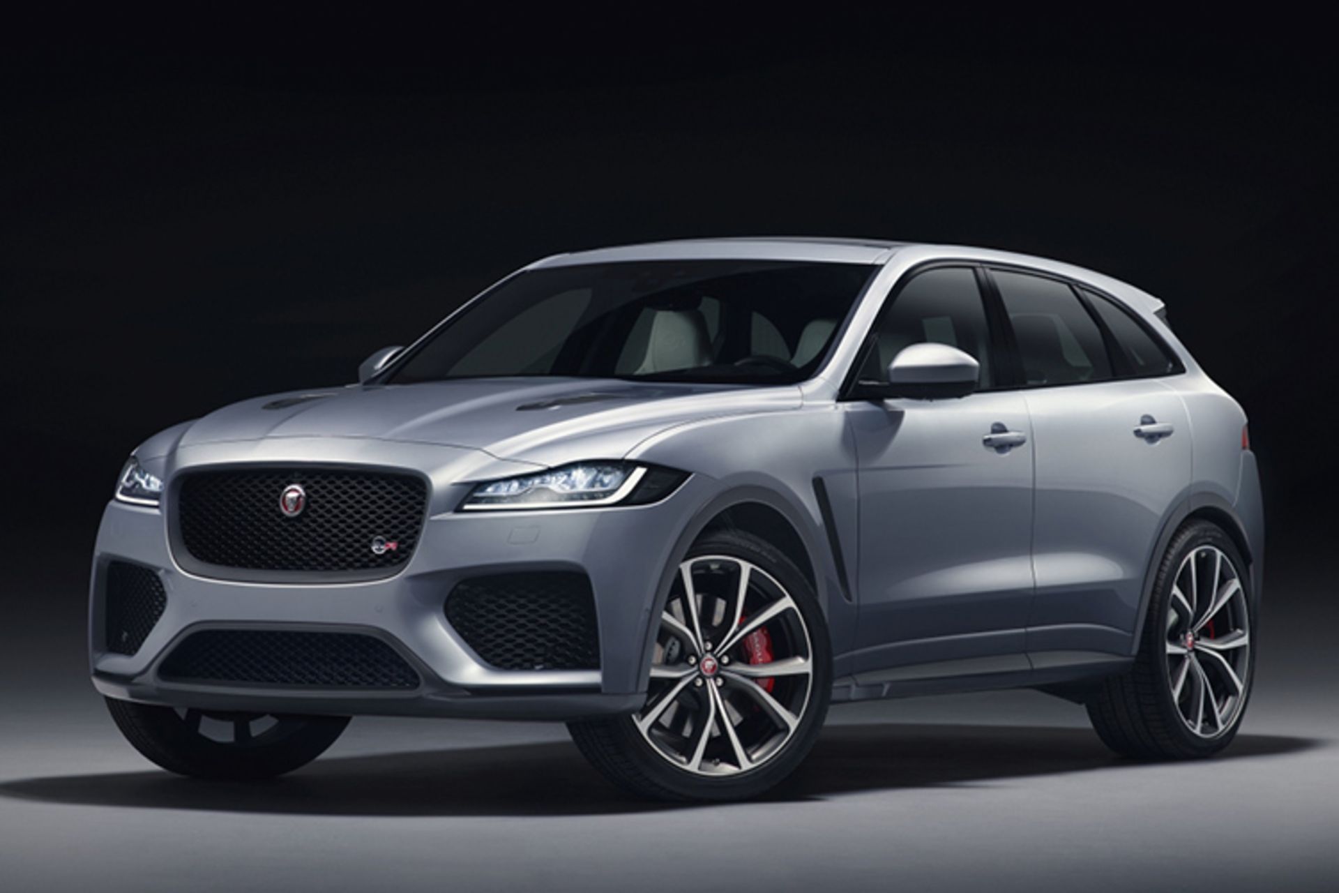 Jaguar F-Pace SVR / شاسی‌بلند جگوار F-Pace SVR