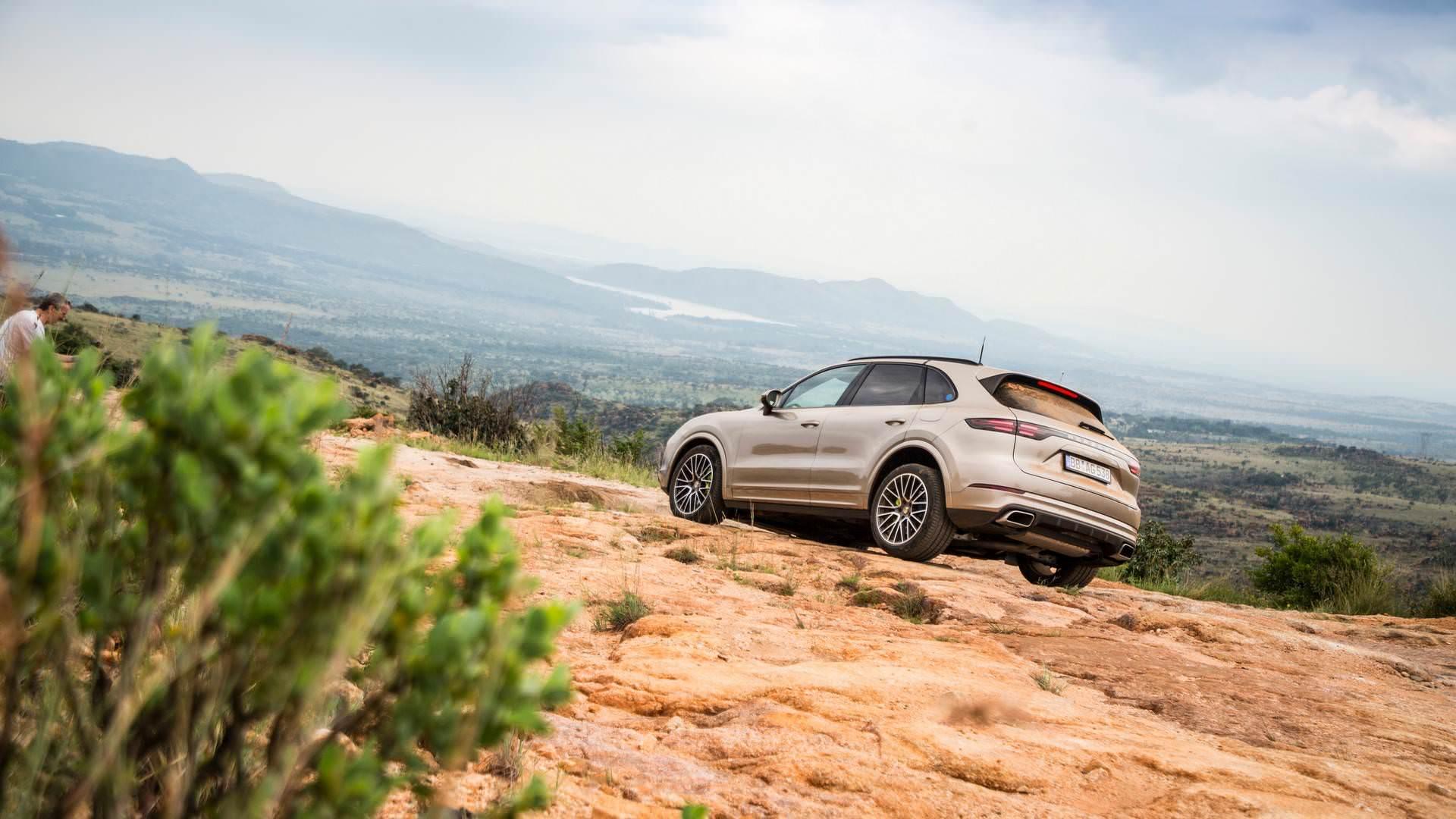 2019 PORSCHE CAYENNE E-HYBRID / پورشه کاین ای-هیبرید مدل 2019
