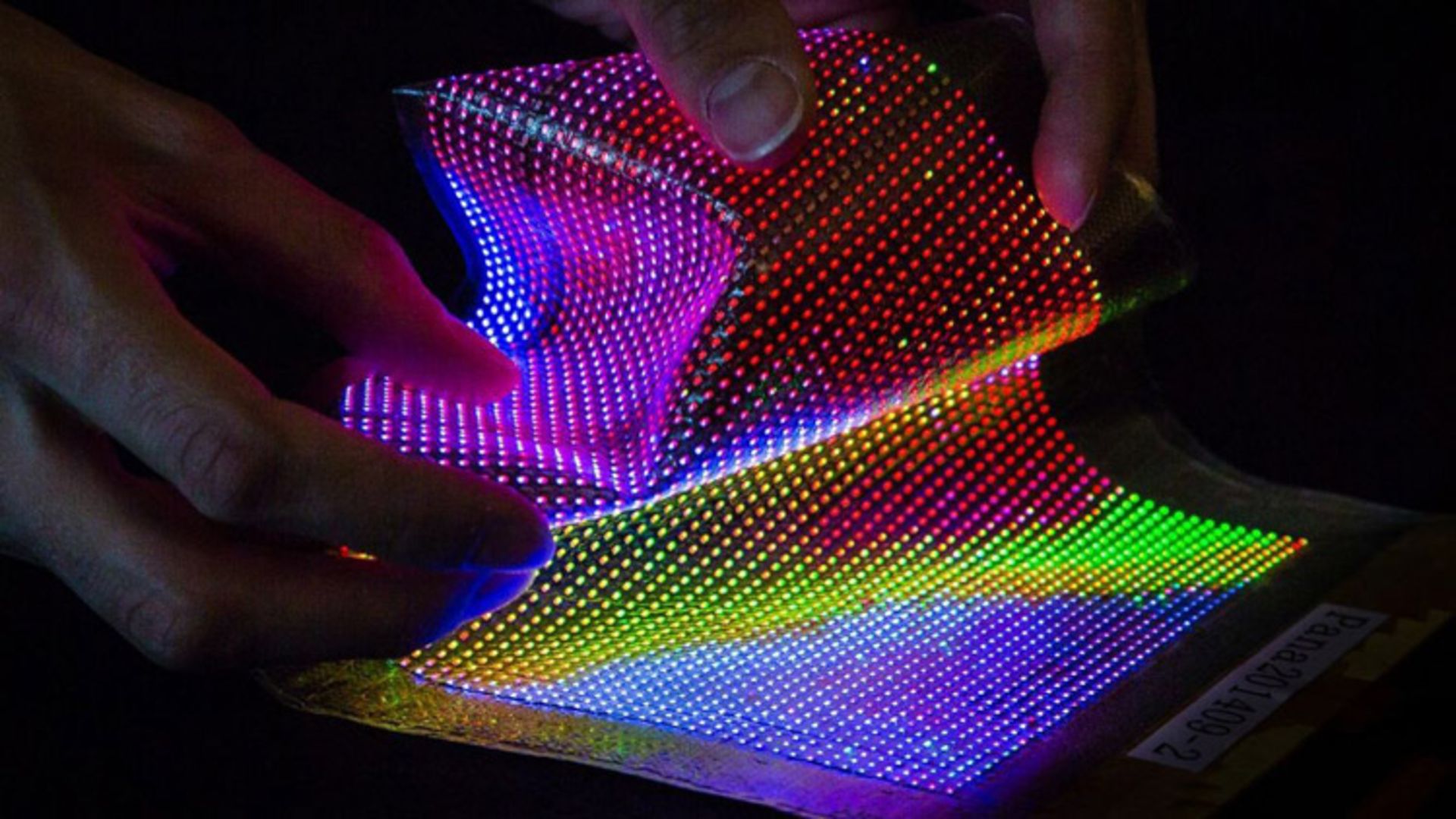 نمونه‌ی اولیه نمایشگر میکرو‌ال‌ای‌دی ال‌جی