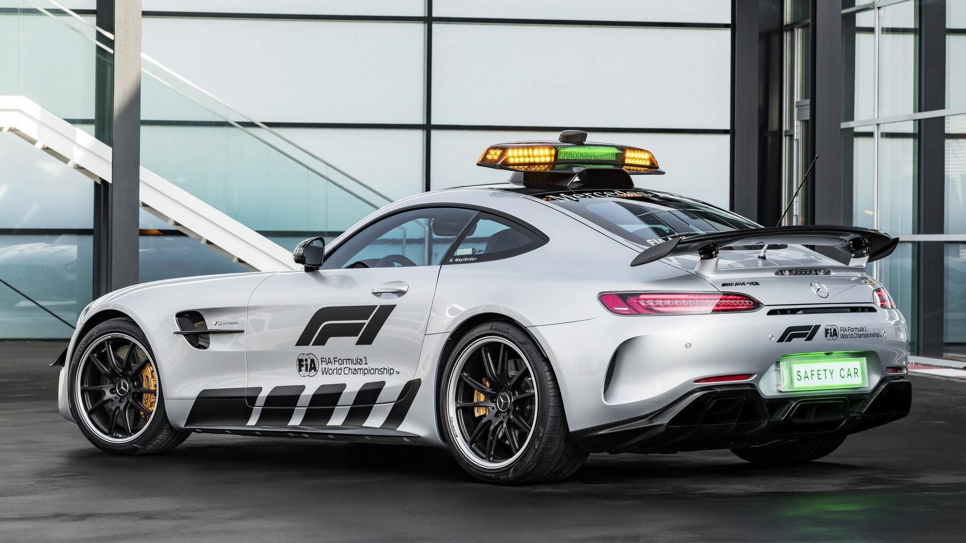 مرسدس خودروی ایمنی فرمول یک / AMG GT R F1 Safety Car