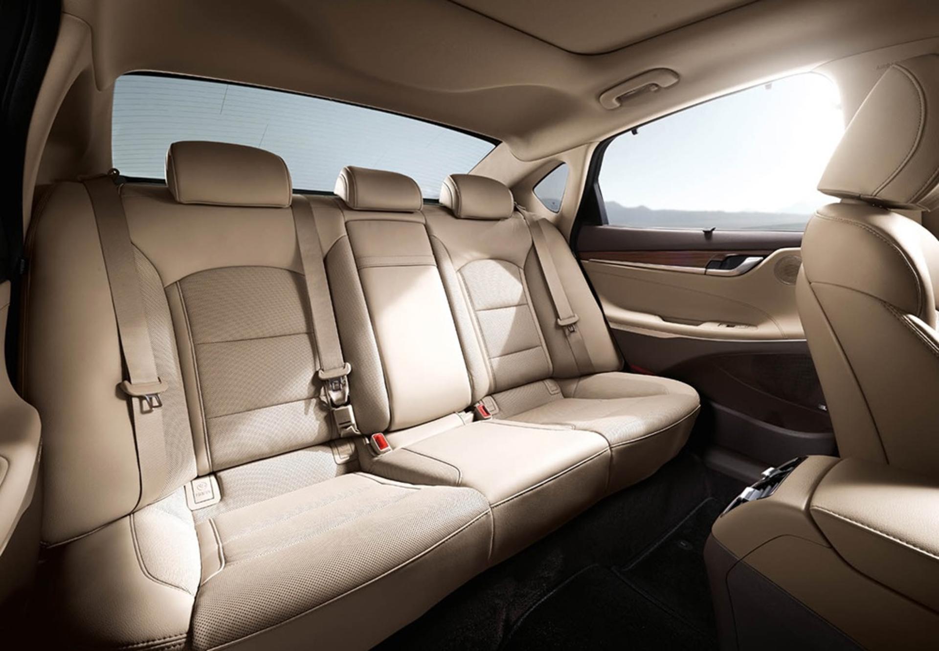 Hyundai AZERA