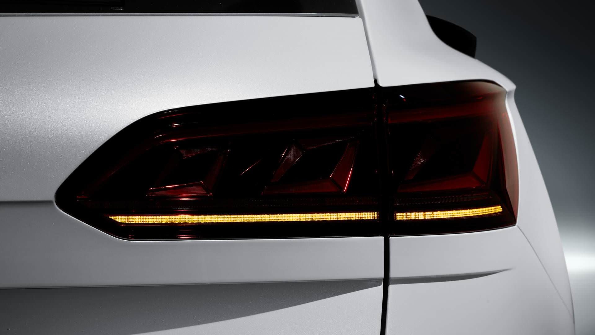 2019 VW Touareg / شاسی‌بلند فولکس‌واگن توارگ مدل 2019