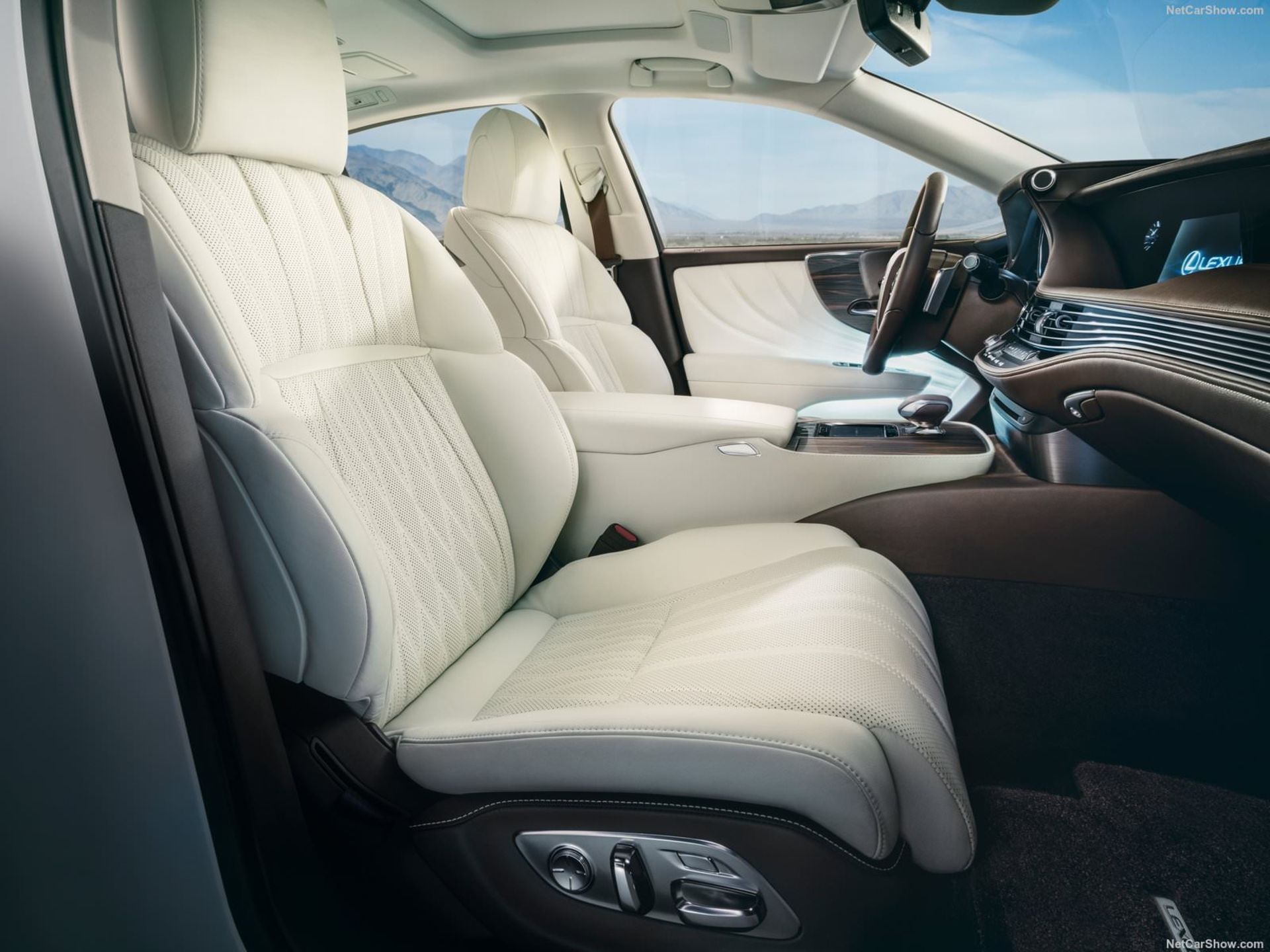Lexus LS 500 / لکسوس