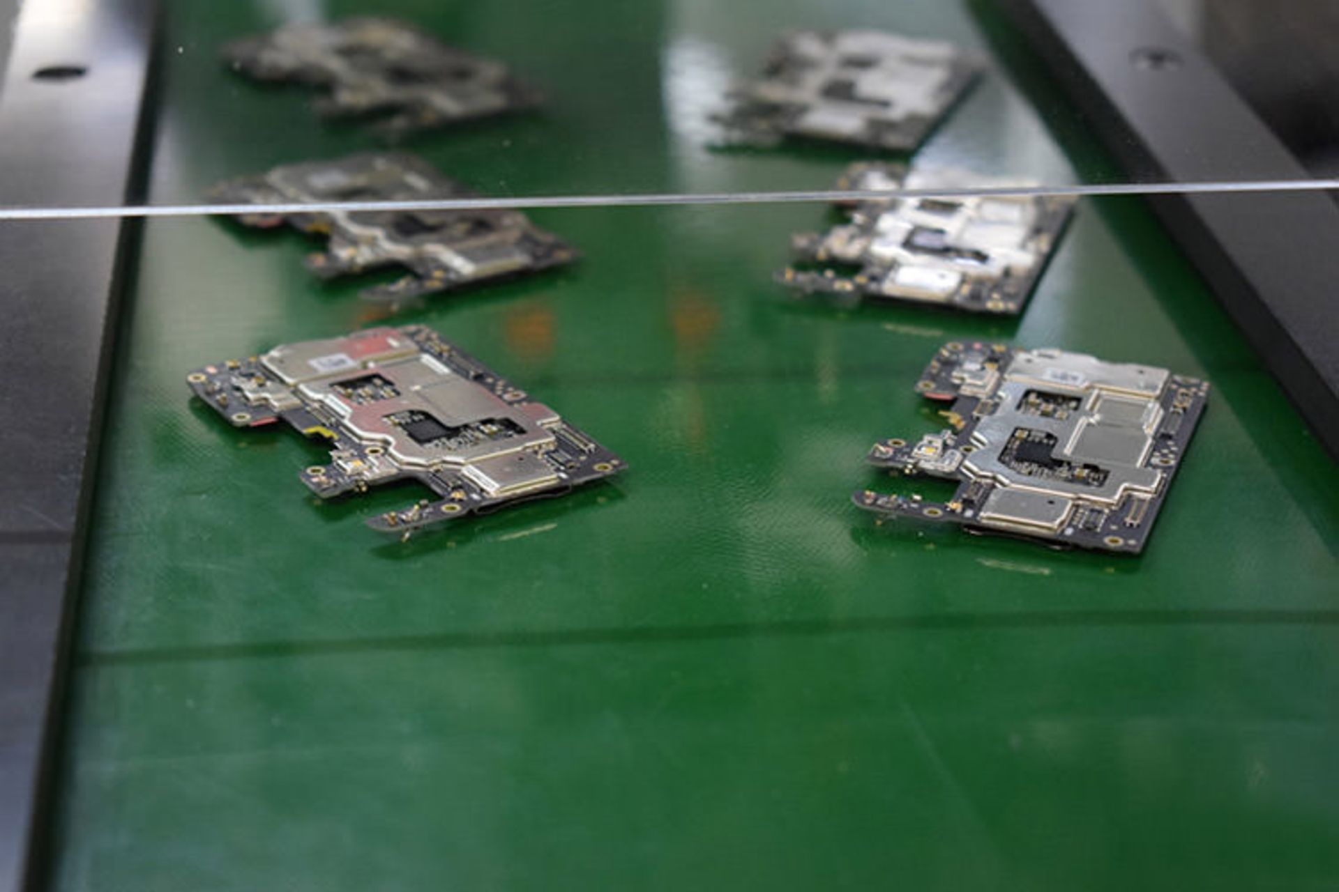 ویترین بردهای اصلی گوشی اوپو