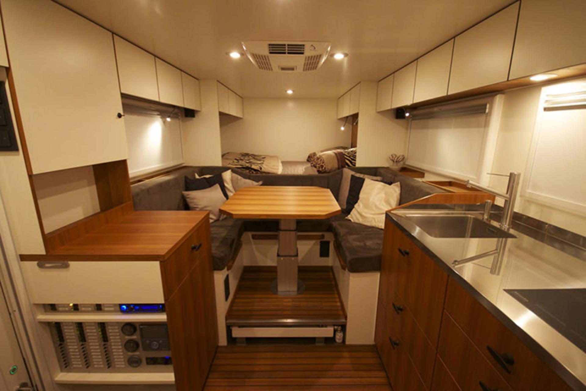 Unicat MAN offroad motorhome truck / کامیون آف‌رود یونیکت مان