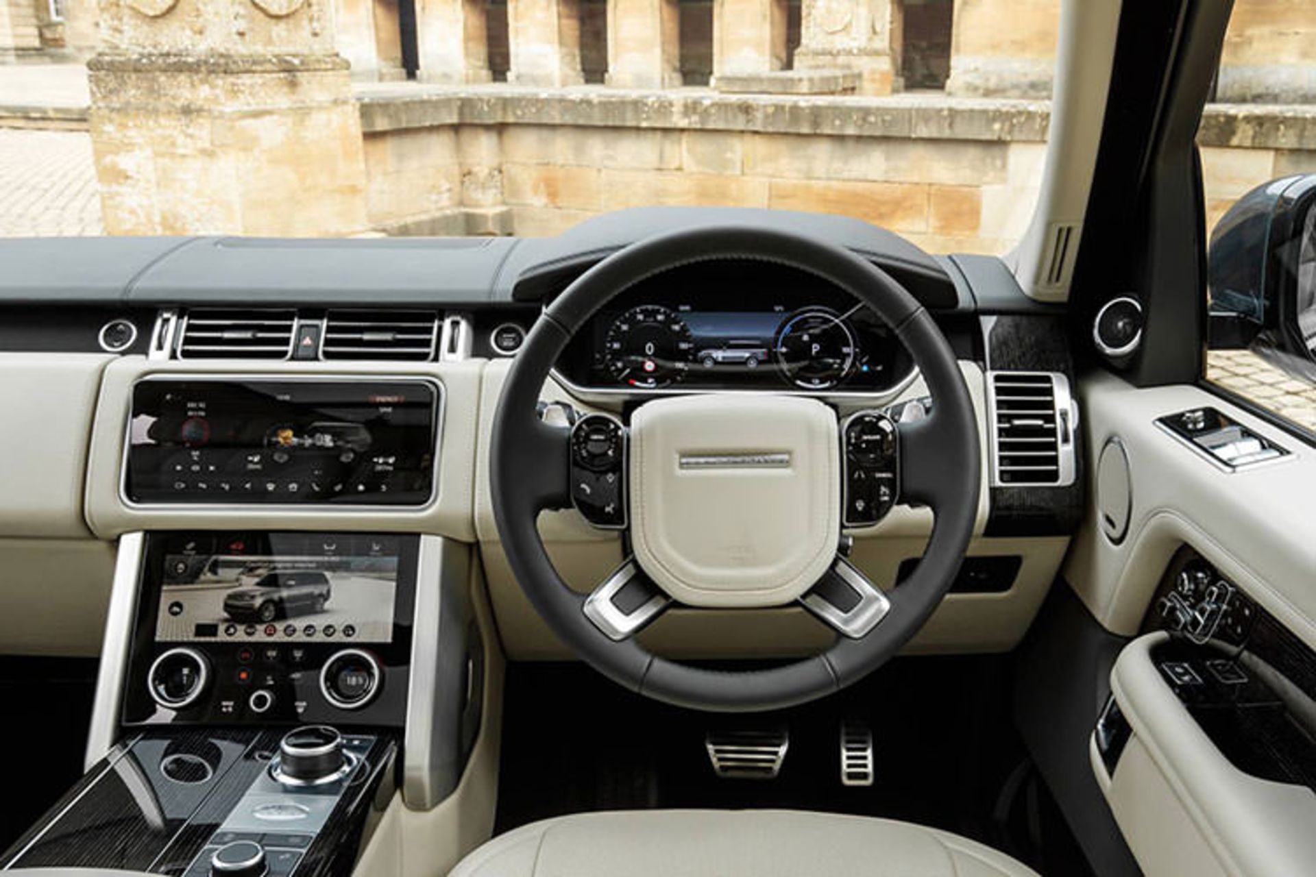 Jaguar Land Rover Blackberry Infotainment / جگوار لندرور بلک‌بری