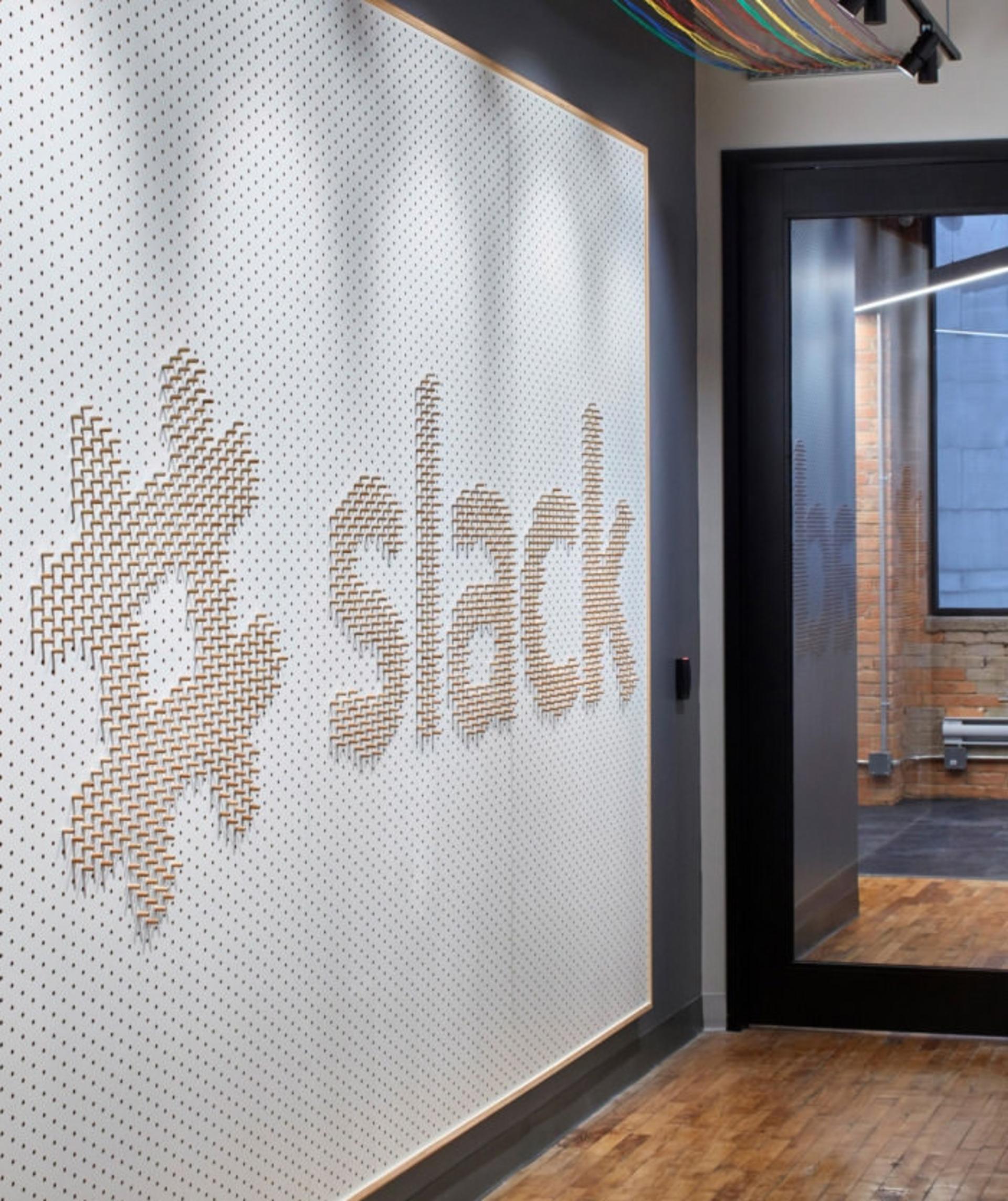 دفتر کار slack تورنتو