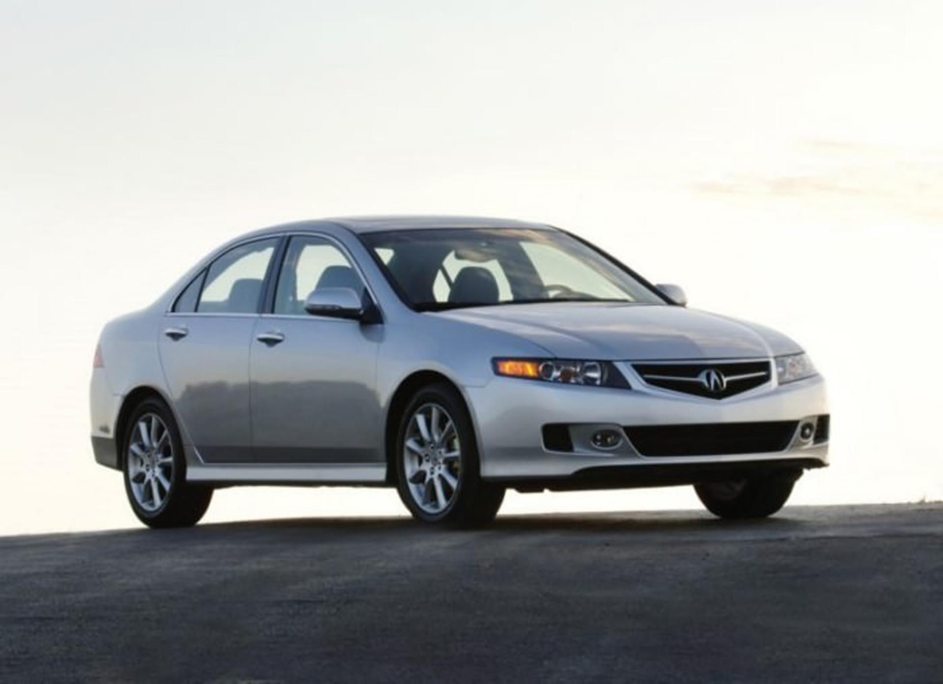 آکورا TSX